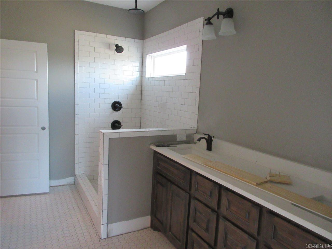 CITY OF LR L1 - Residential