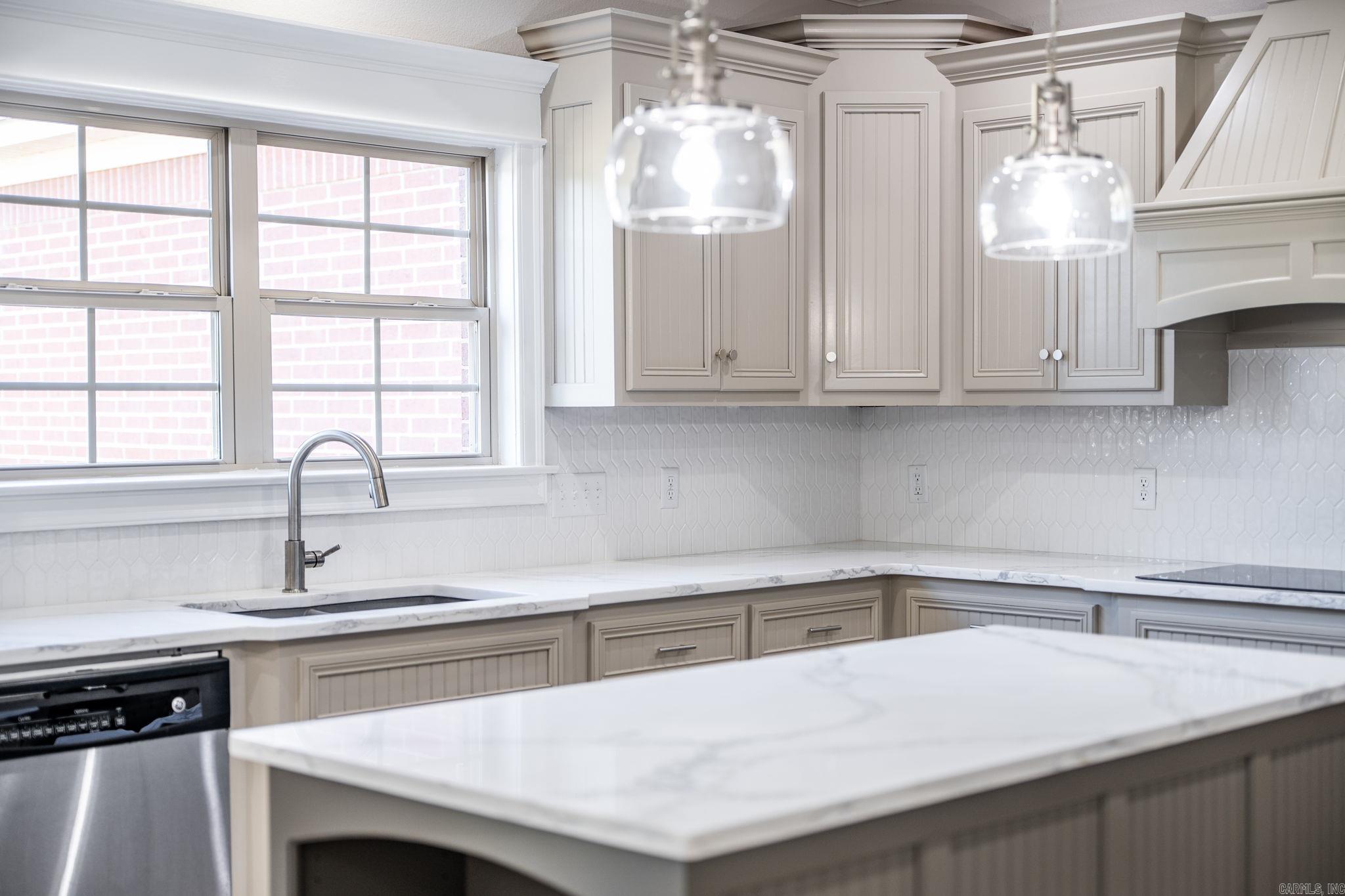 HUNTINGTON ESTATES - Residential