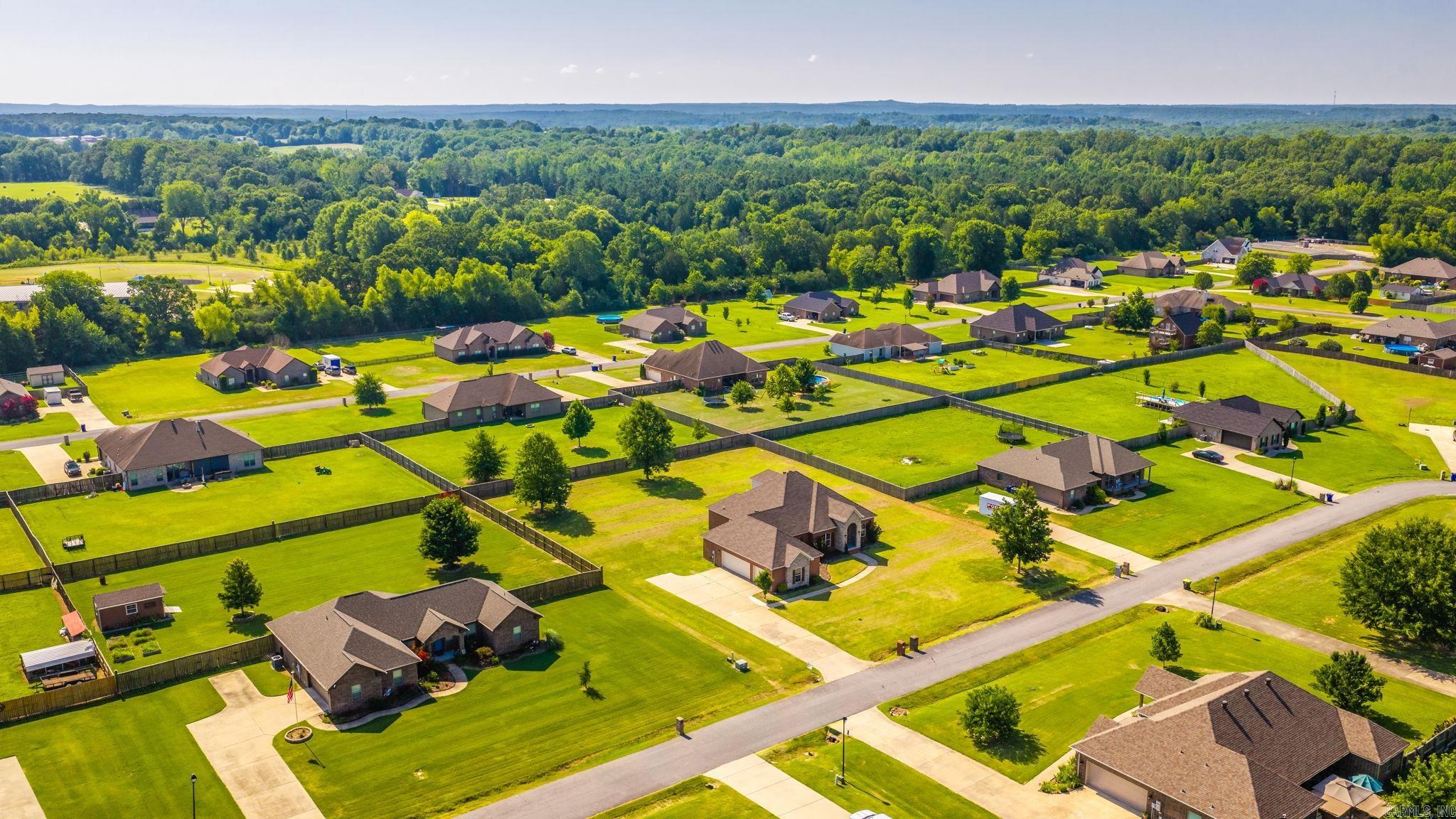 HUNTINGTON ESTATES - Residential