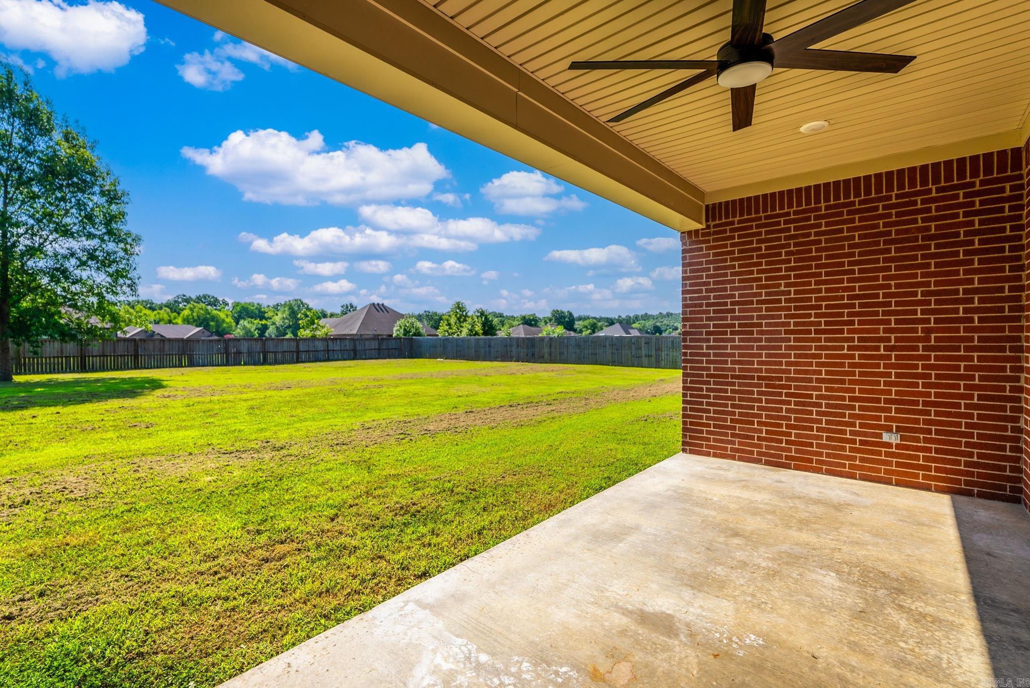HUNTINGTON ESTATES - Residential