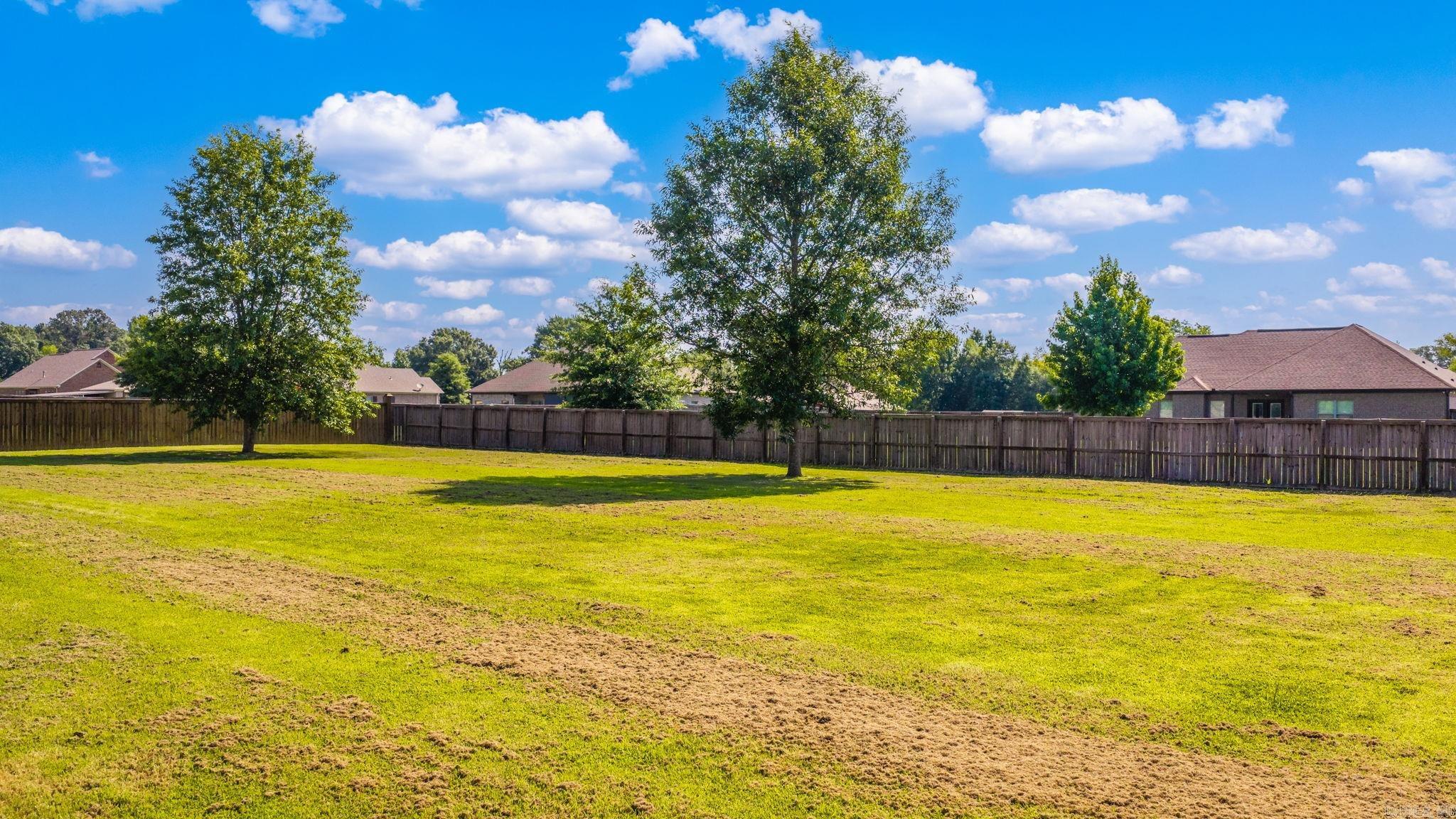 HUNTINGTON ESTATES - Residential