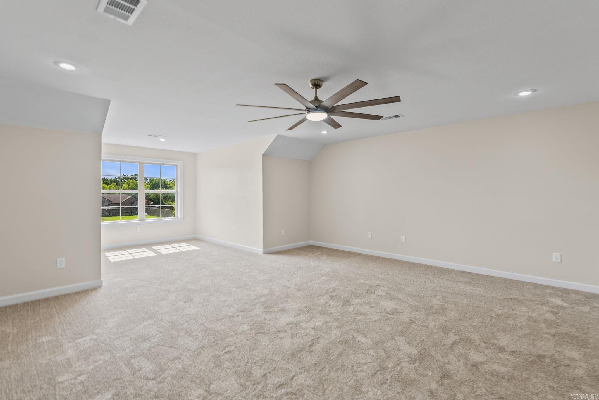 HUNTINGTON ESTATES - Residential