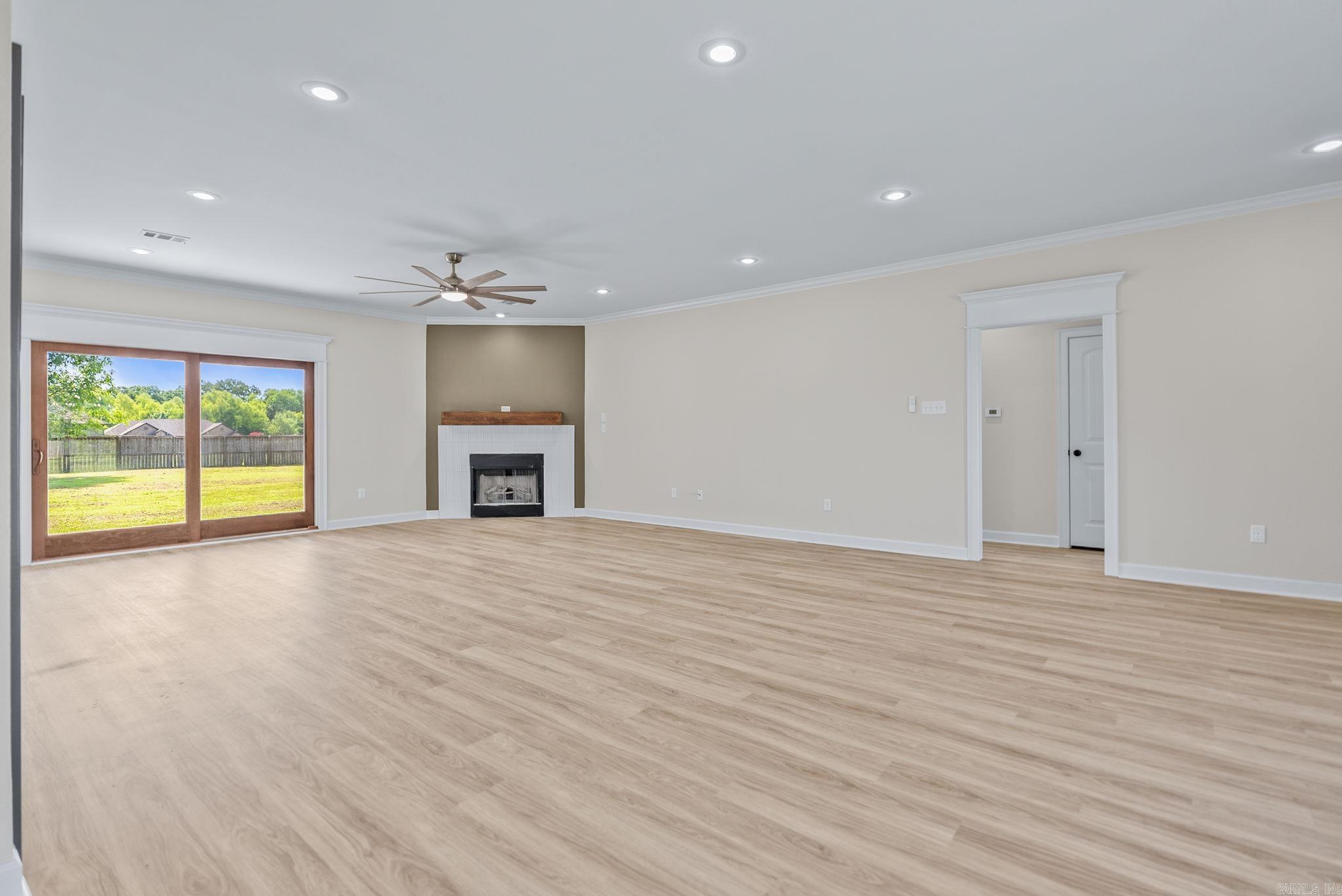HUNTINGTON ESTATES - Residential