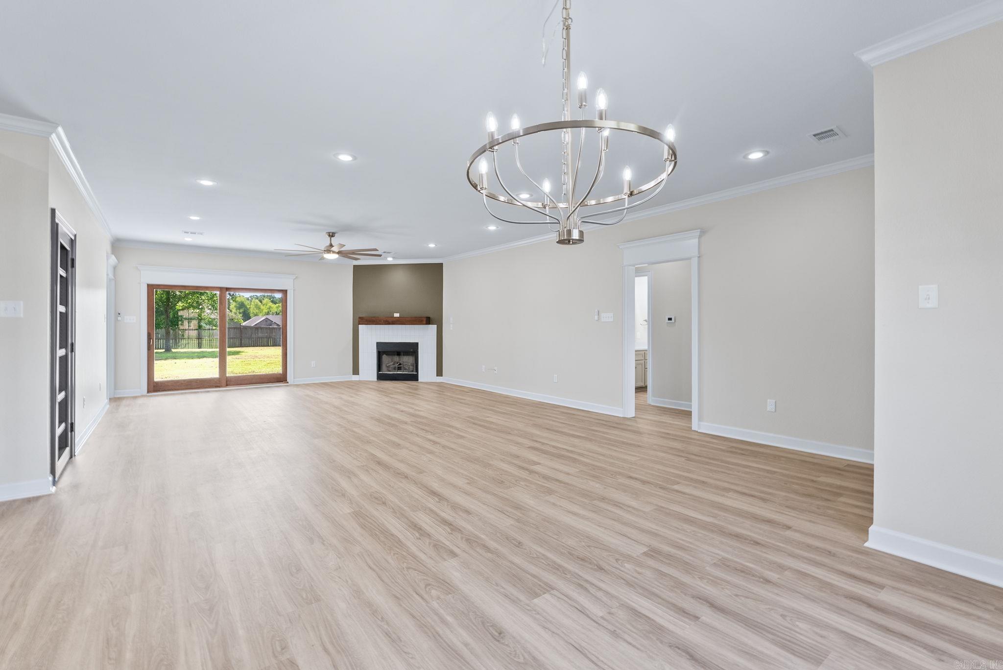 HUNTINGTON ESTATES - Residential