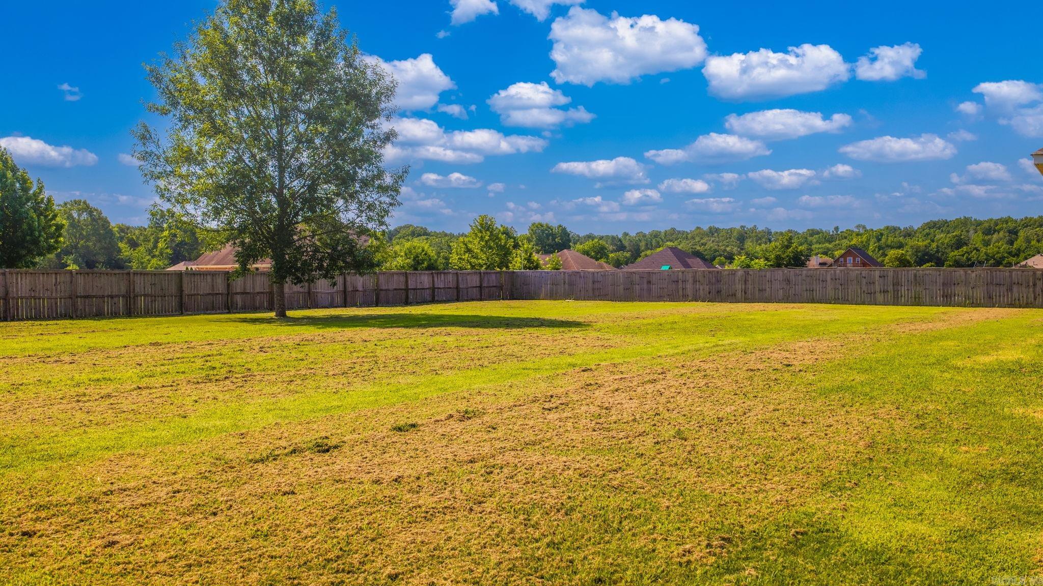 HUNTINGTON ESTATES - Residential