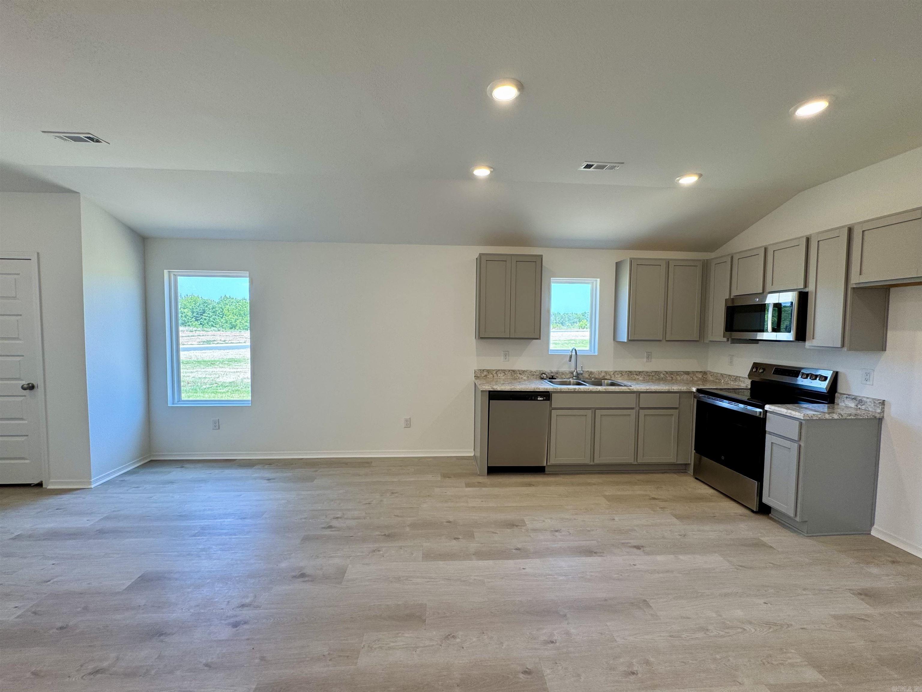 THE MEADOWS - Residential