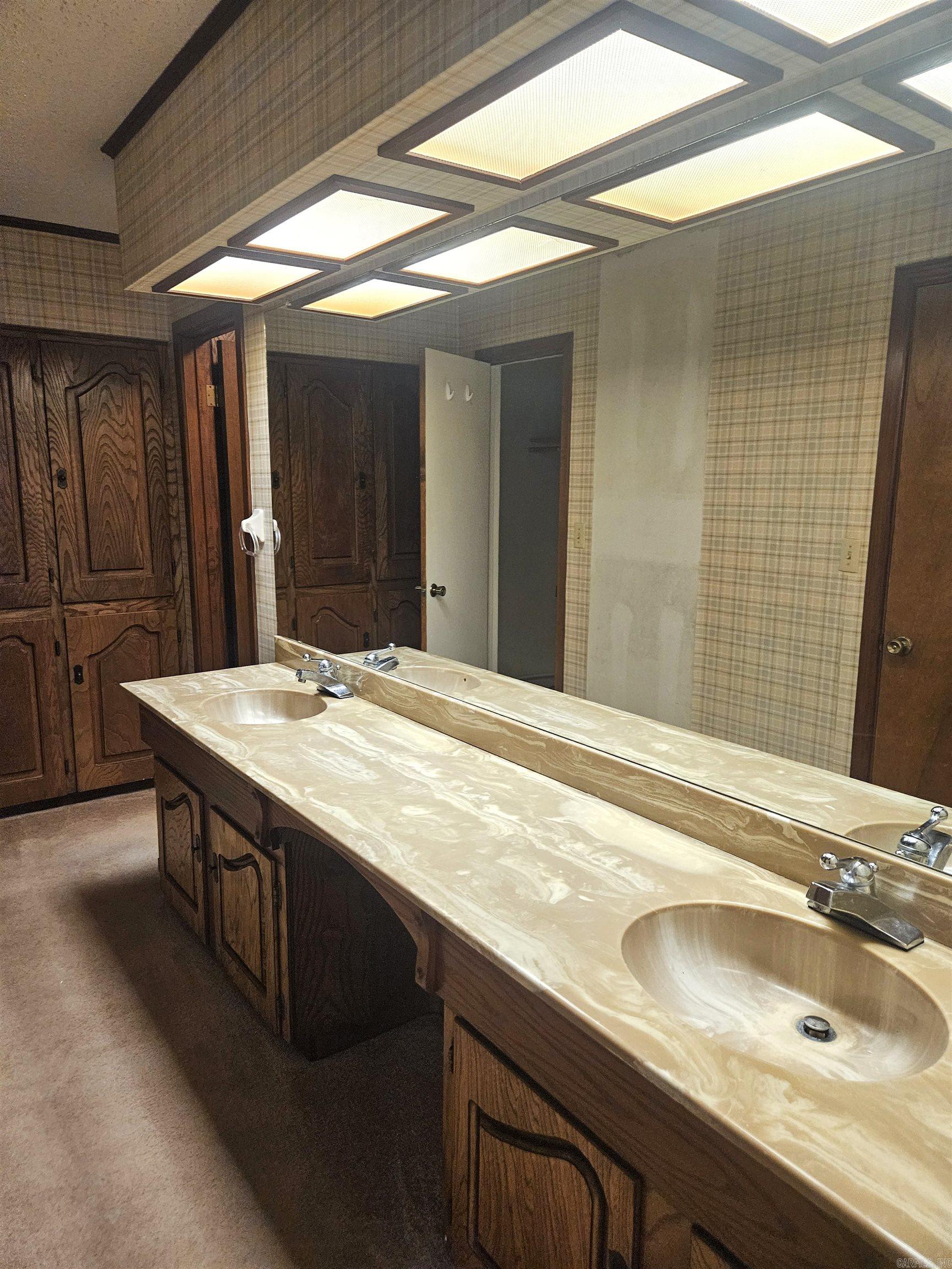 Original Mineral Springs - Residential