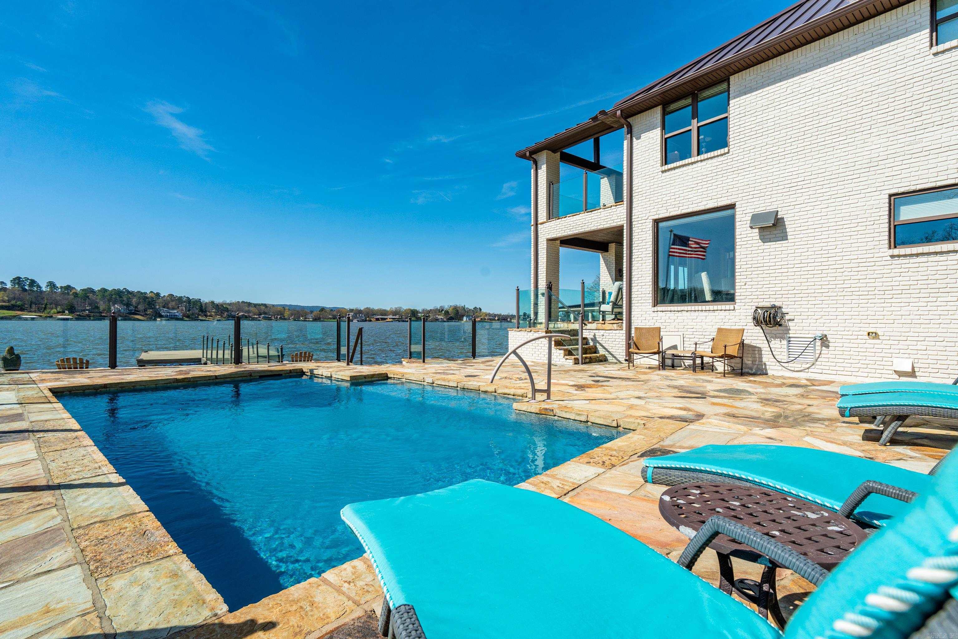 LAKEVIEW - Residential