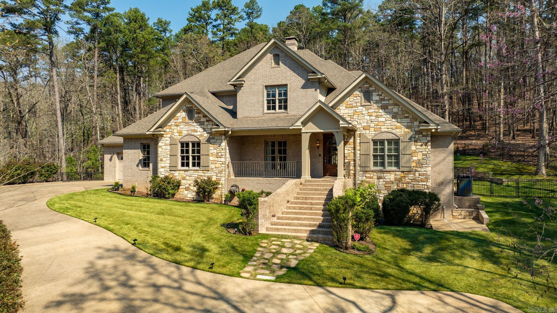 CHENAL DOWNS - Residential