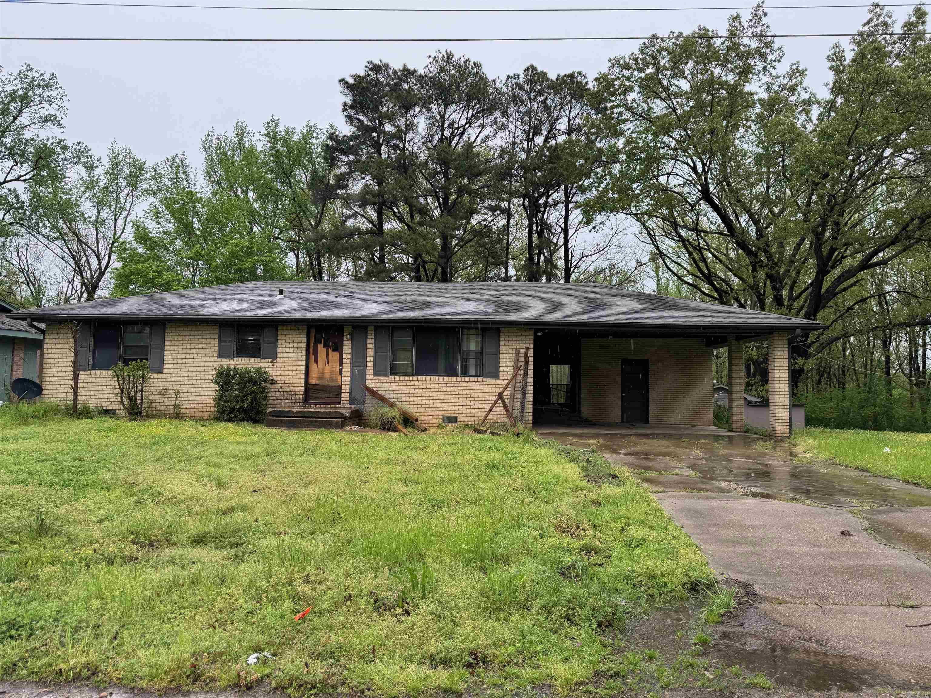 This 3 Bedroom 2 bath is a fixer.