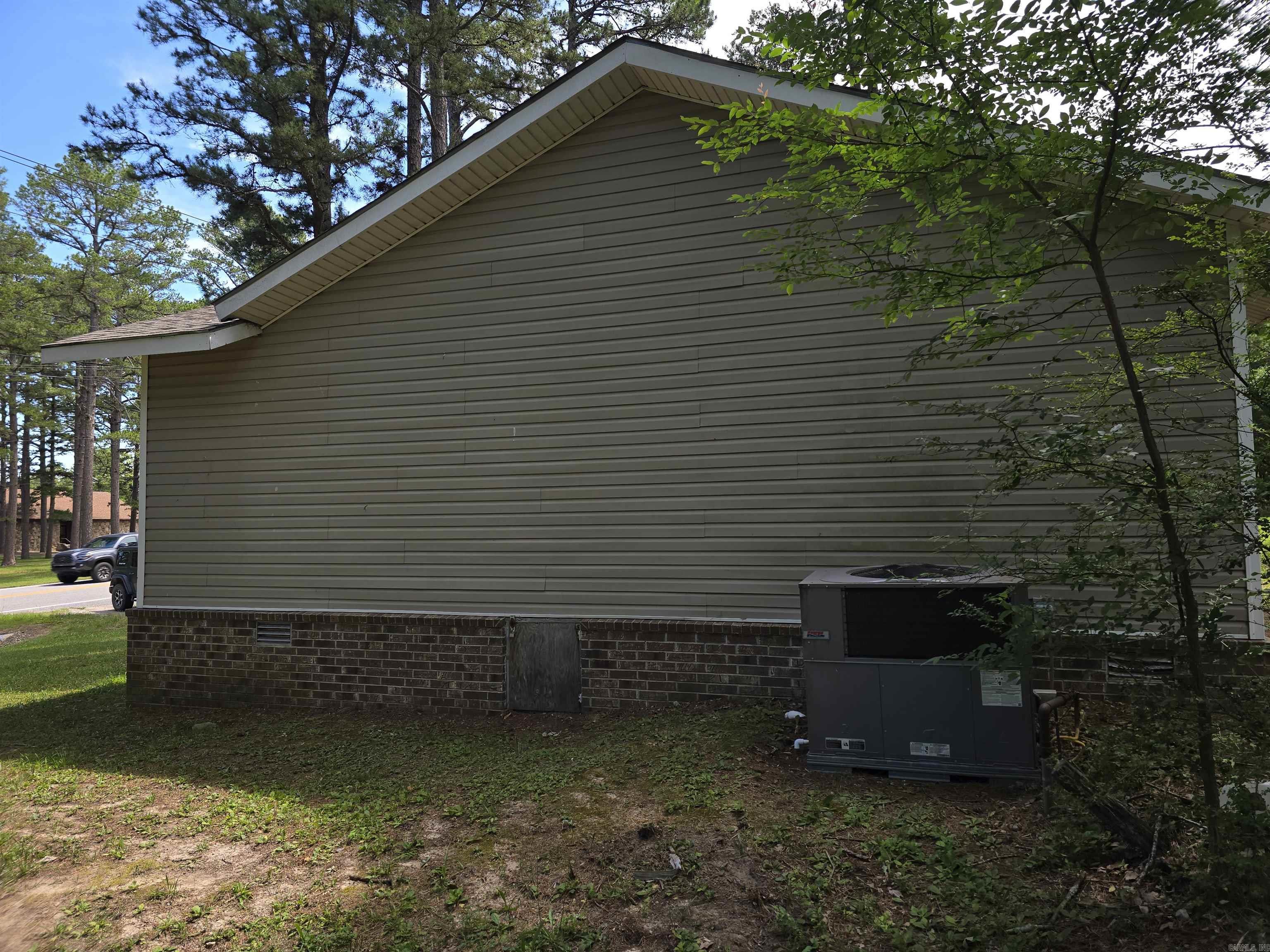 WEST PINES - Residential