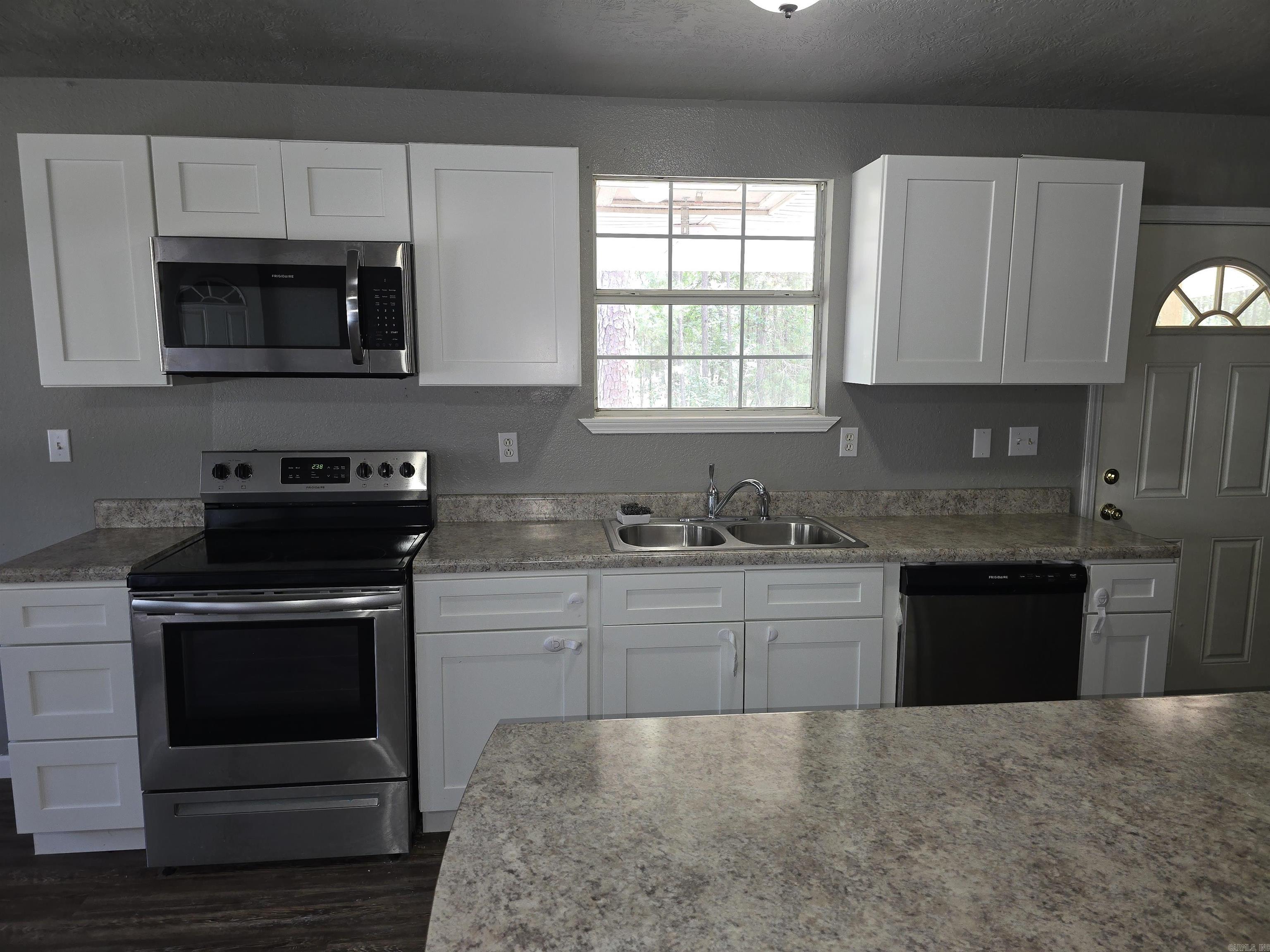 WEST PINES - Residential