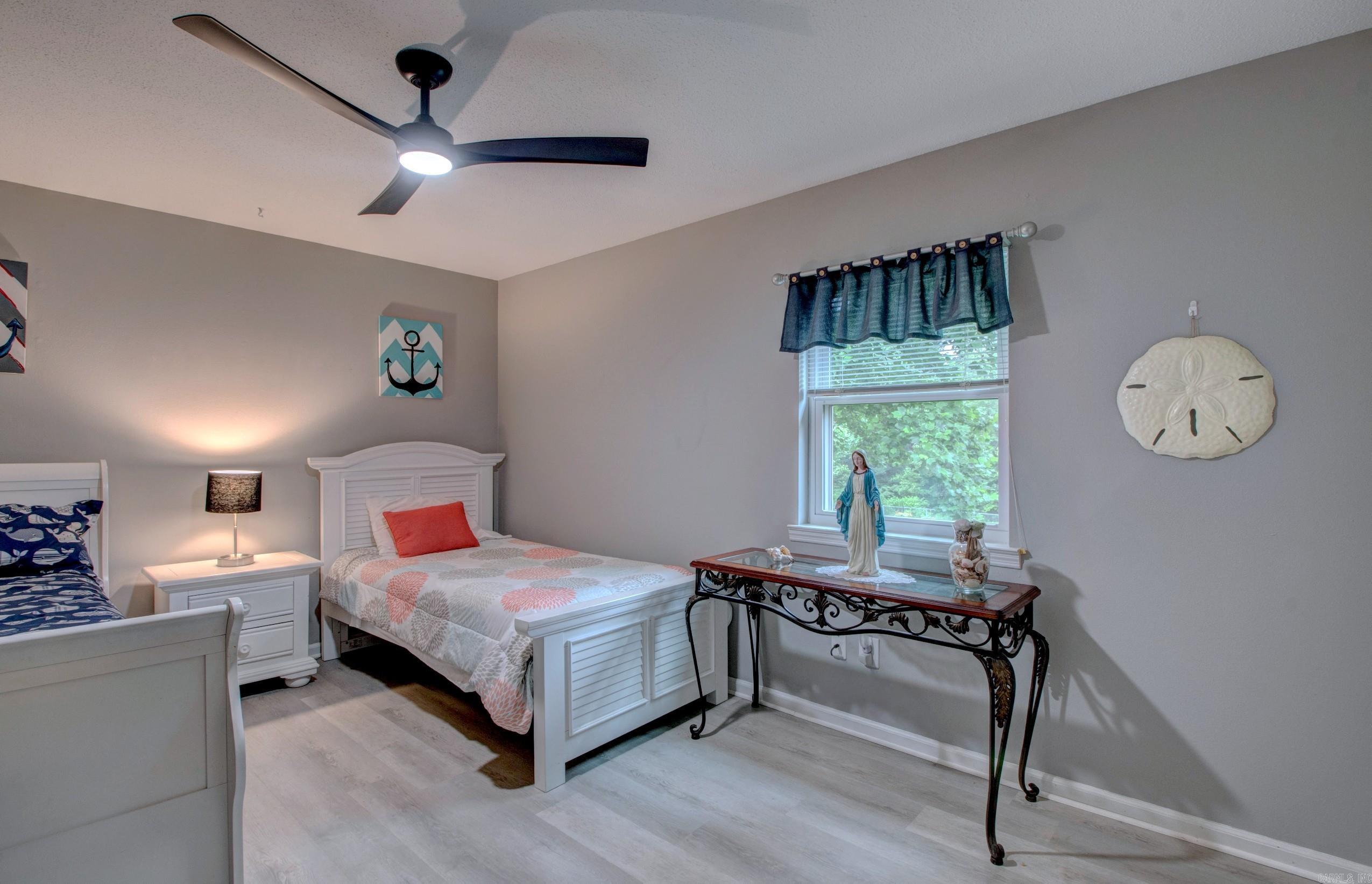 LAKE SAIL-EM I - Residential