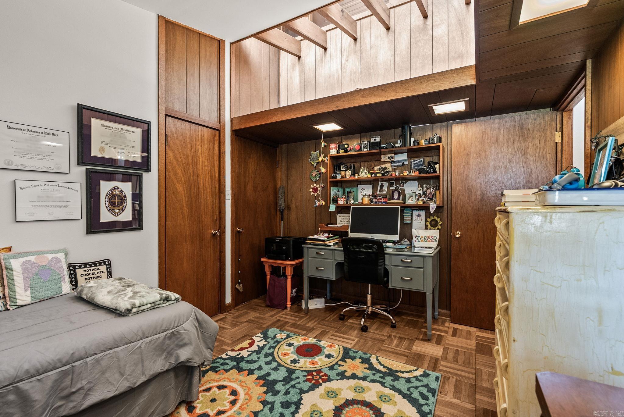 LEAWOOD HEIGHTS - Residential