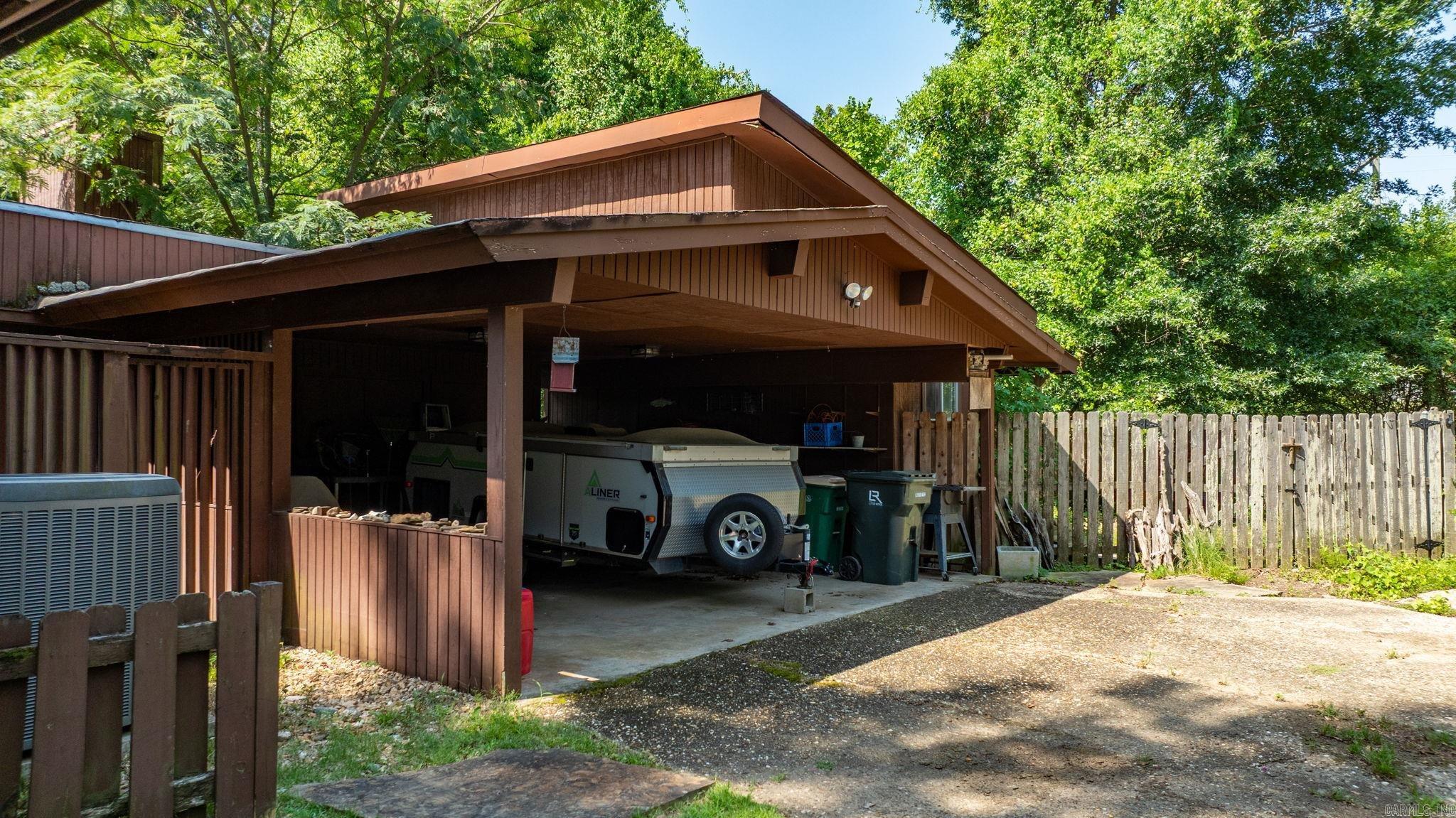 LEAWOOD HEIGHTS - Residential