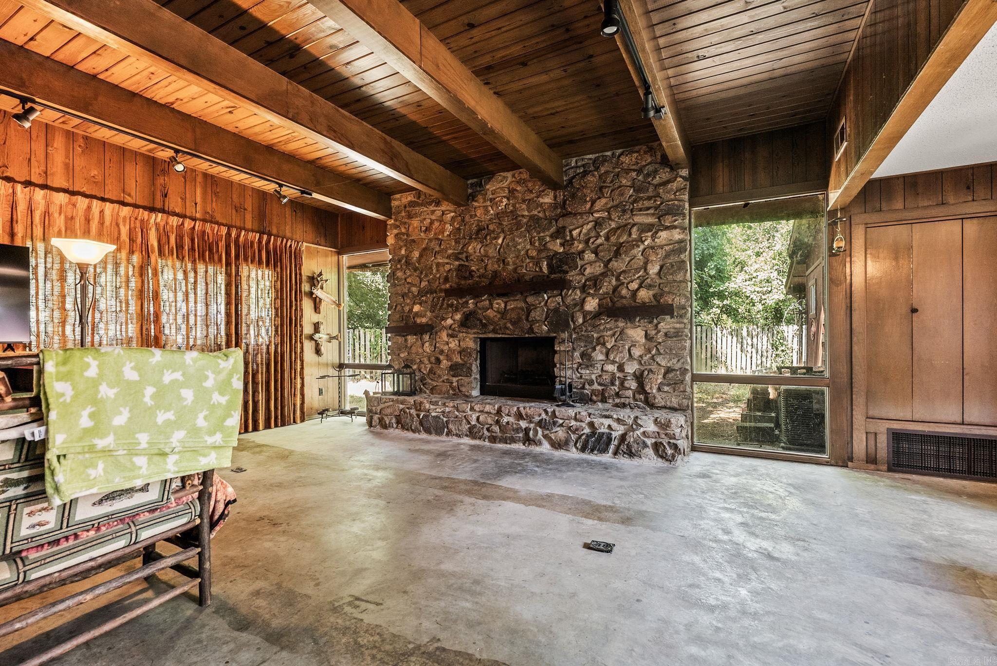 LEAWOOD HEIGHTS - Residential