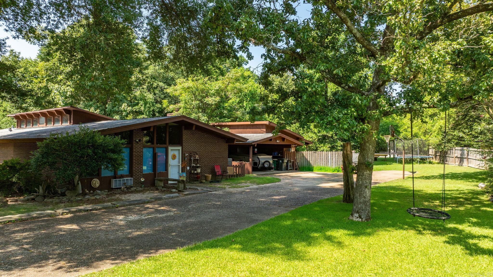 LEAWOOD HEIGHTS - Residential