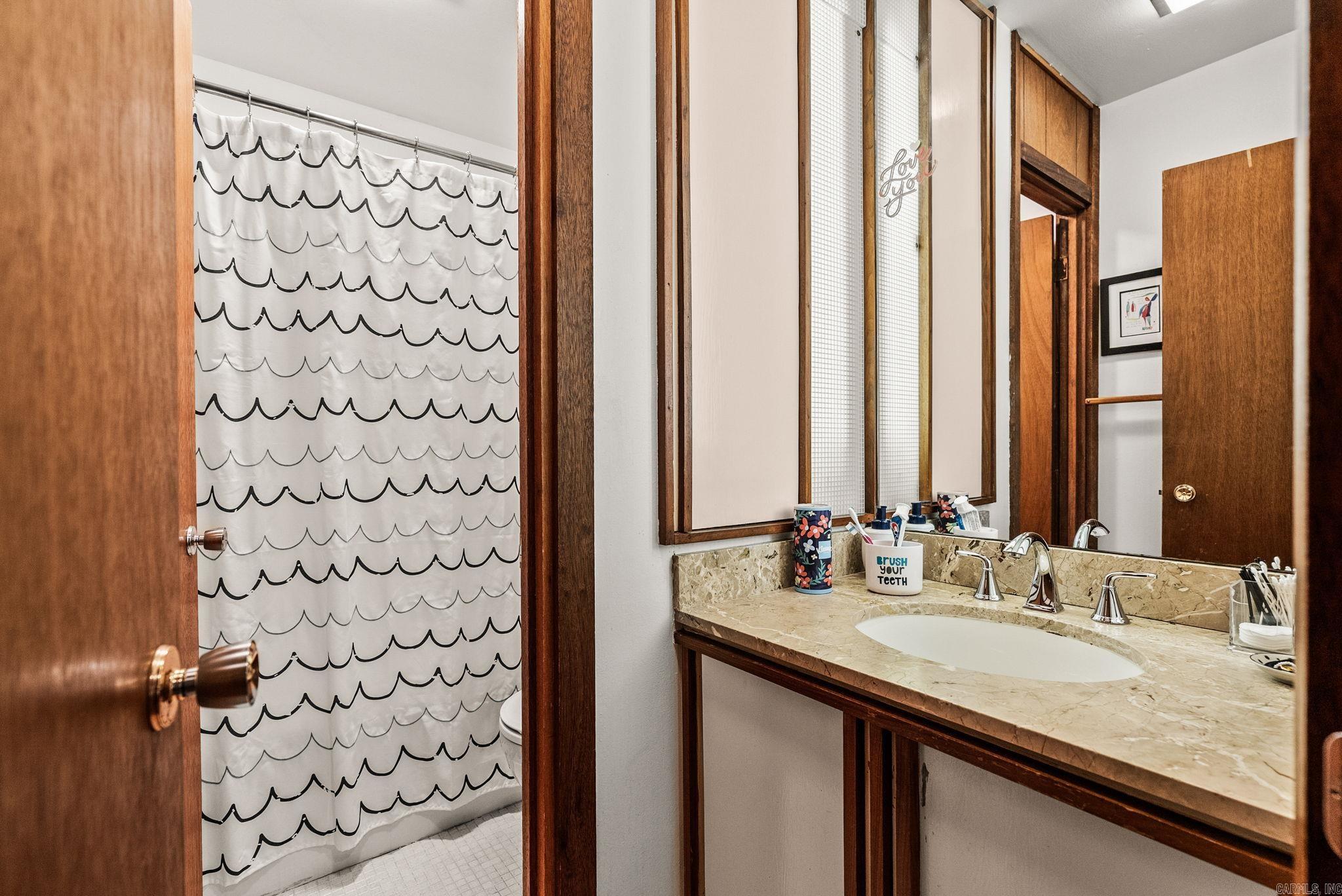 LEAWOOD HEIGHTS - Residential