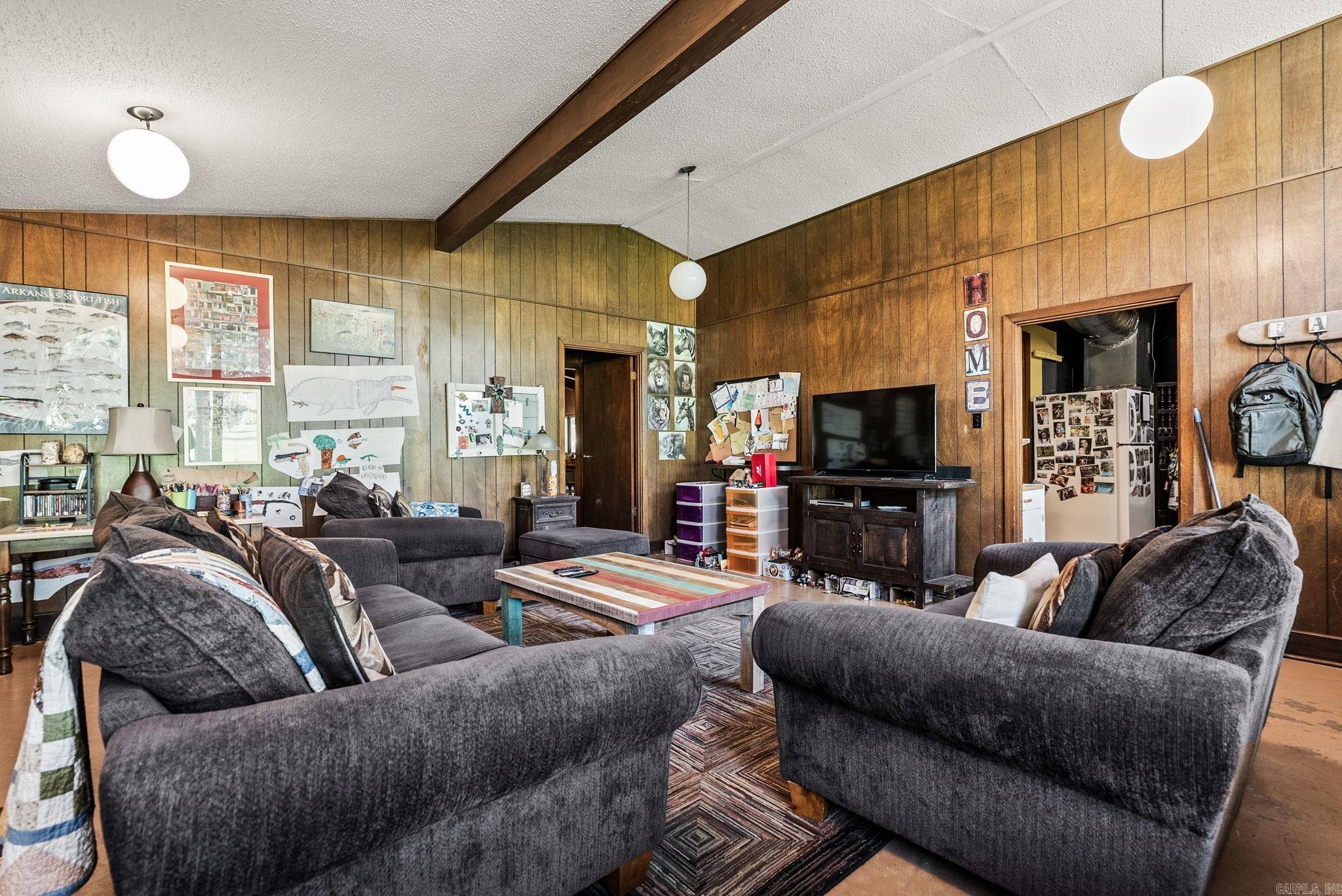 LEAWOOD HEIGHTS - Residential