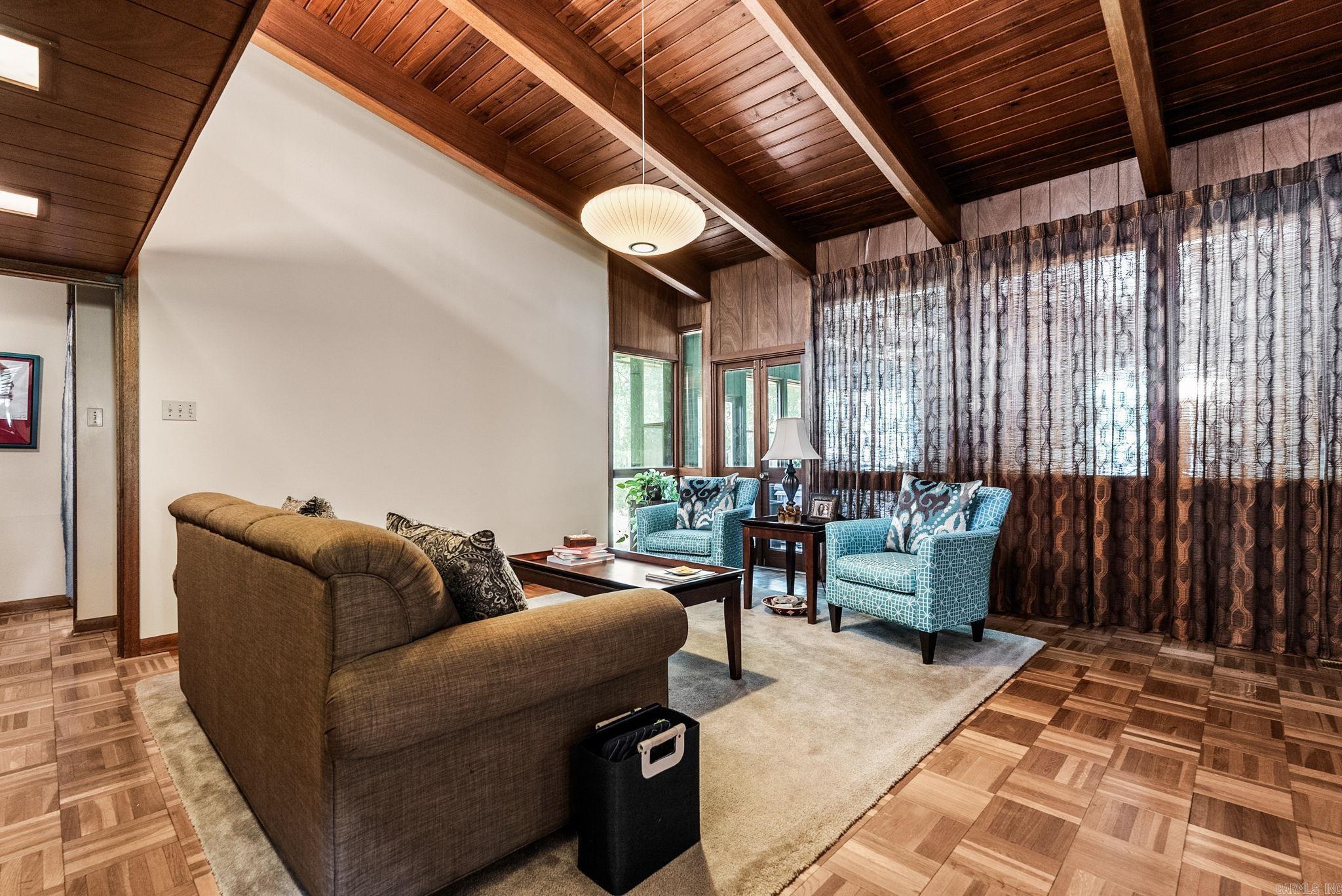 LEAWOOD HEIGHTS - Residential