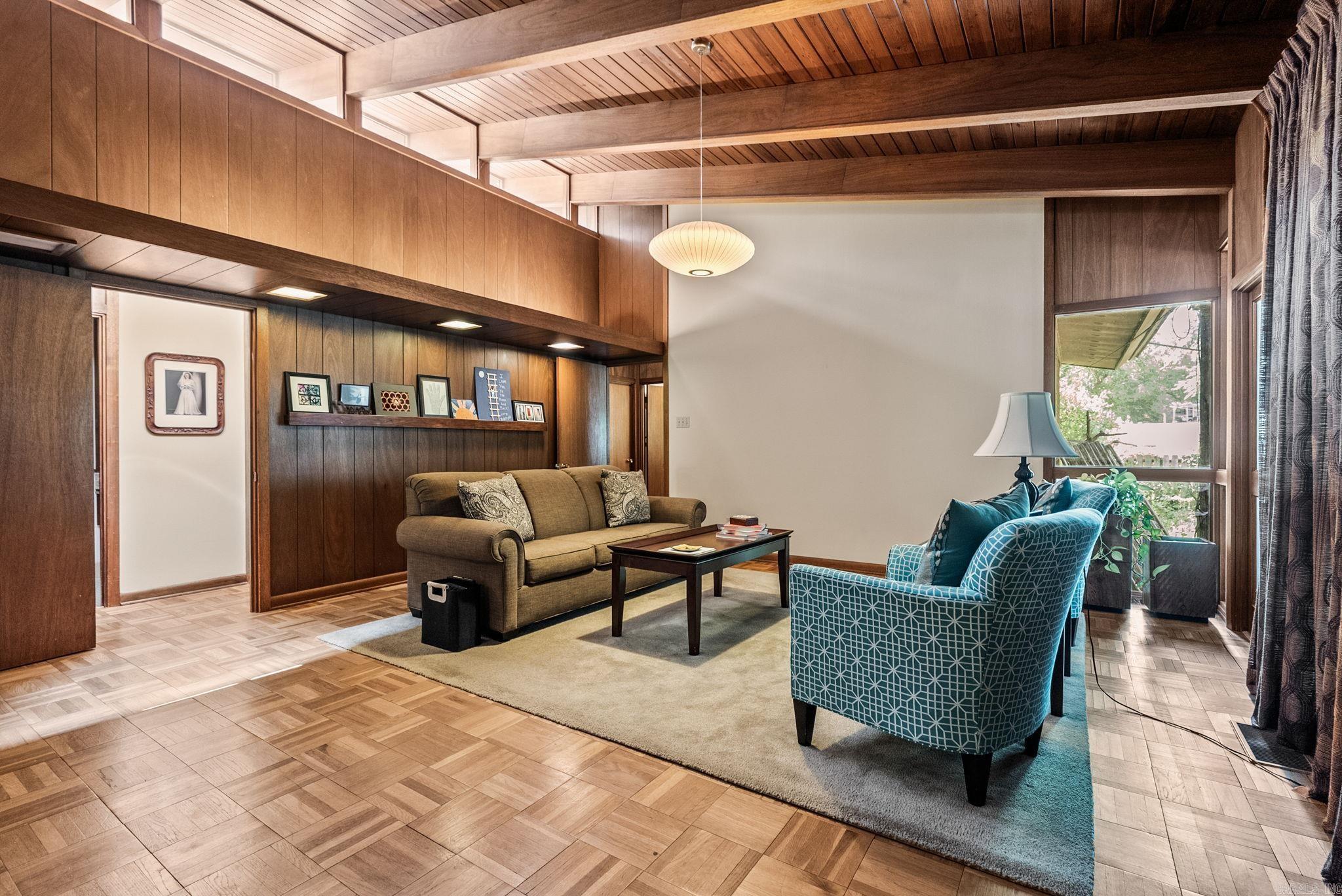 LEAWOOD HEIGHTS - Residential