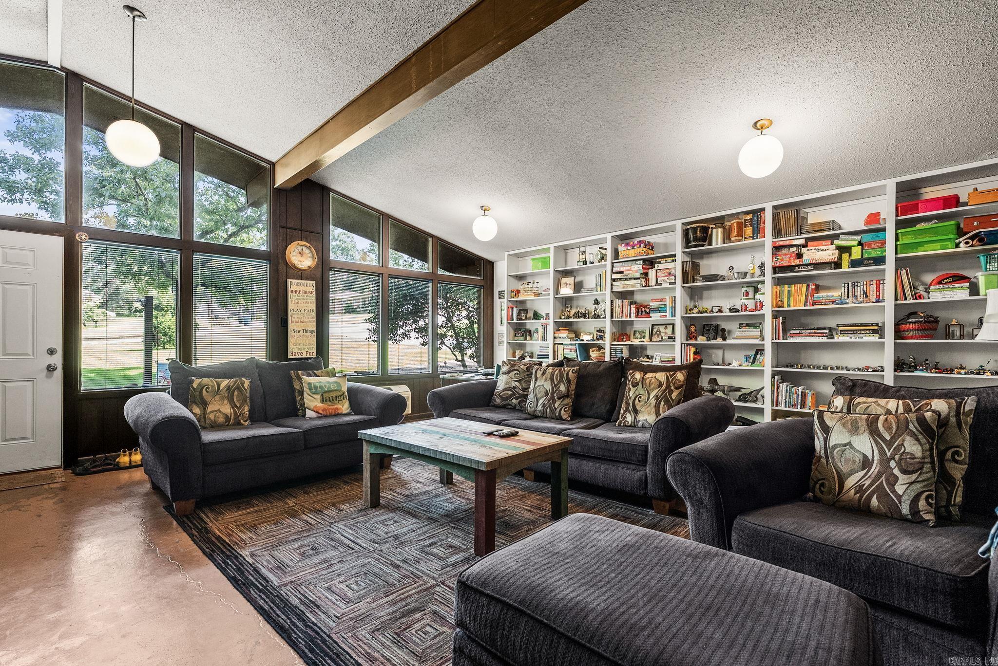 LEAWOOD HEIGHTS - Residential