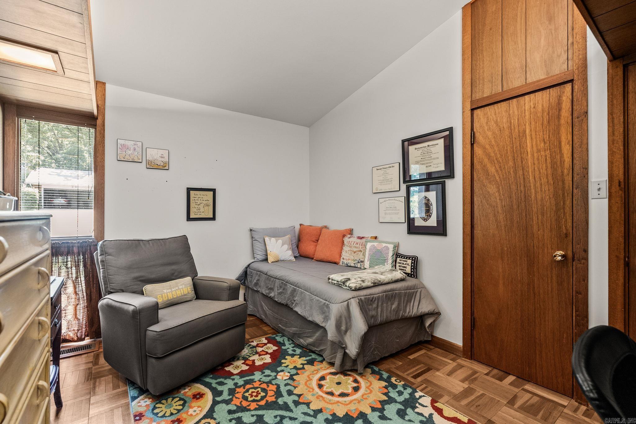 LEAWOOD HEIGHTS - Residential