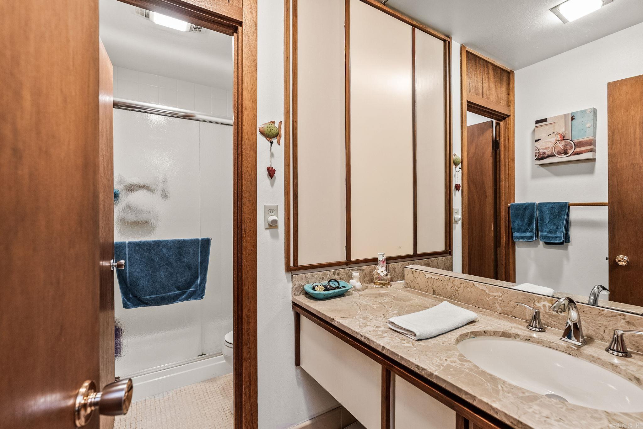 LEAWOOD HEIGHTS - Residential