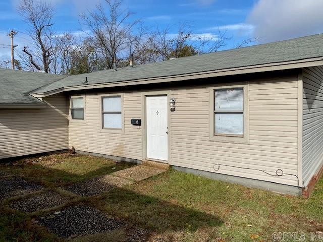 Looking for your next investment property? Looking to add to your portfolio? Starting your Real Estate journey? Check out this duplex in North Little Rock. One story 2 Bed / 1 Bath units on a flat lot. 100% Tenant Occupied with a long term tenant. Perfect to add to any real estate portfolio. Professionally managed which can continue if needed. These units have access to highway, restaurants, shopping, hospital systems and a bus route. See agent remarks.