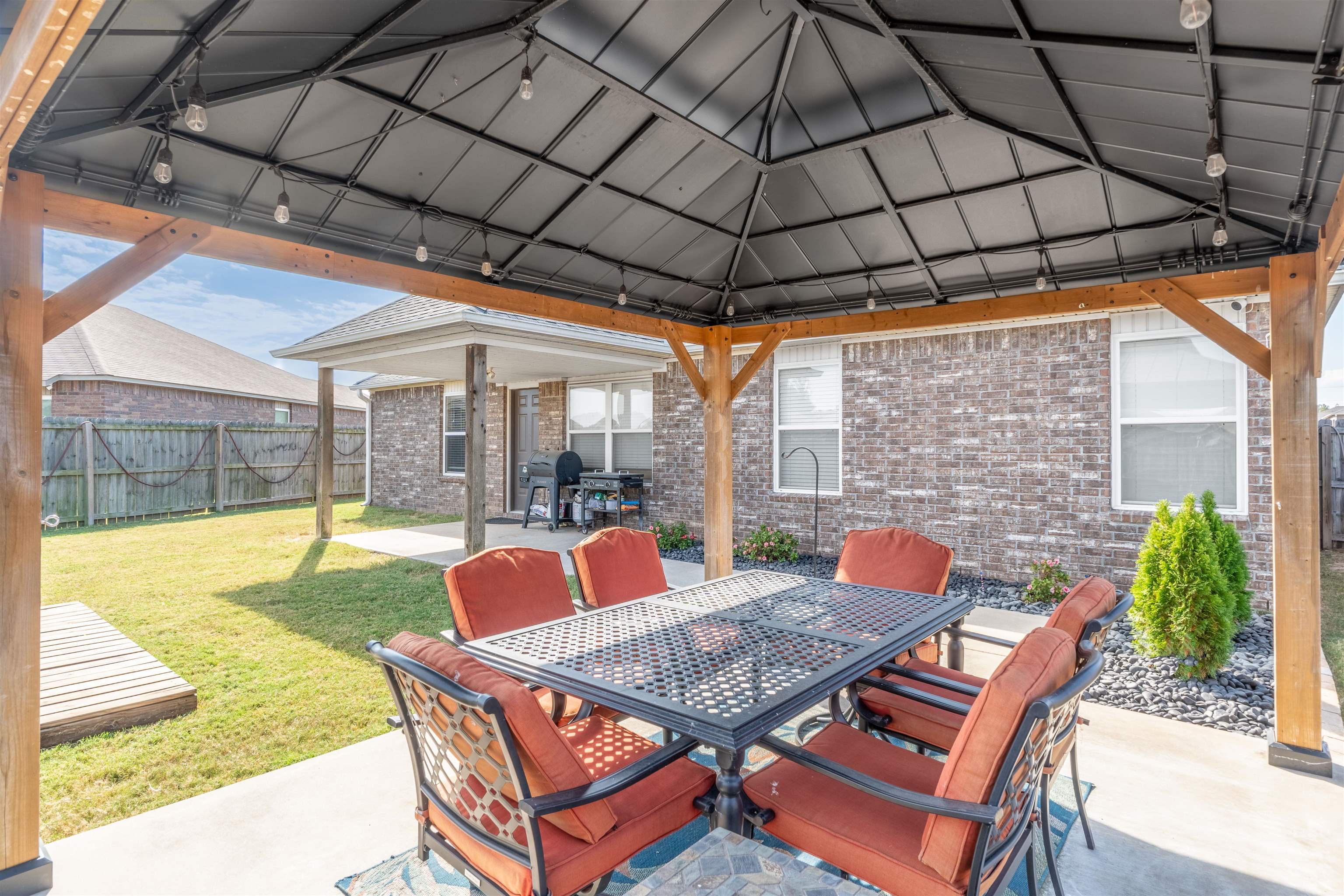 TRAMMEL ESTATES - Residential