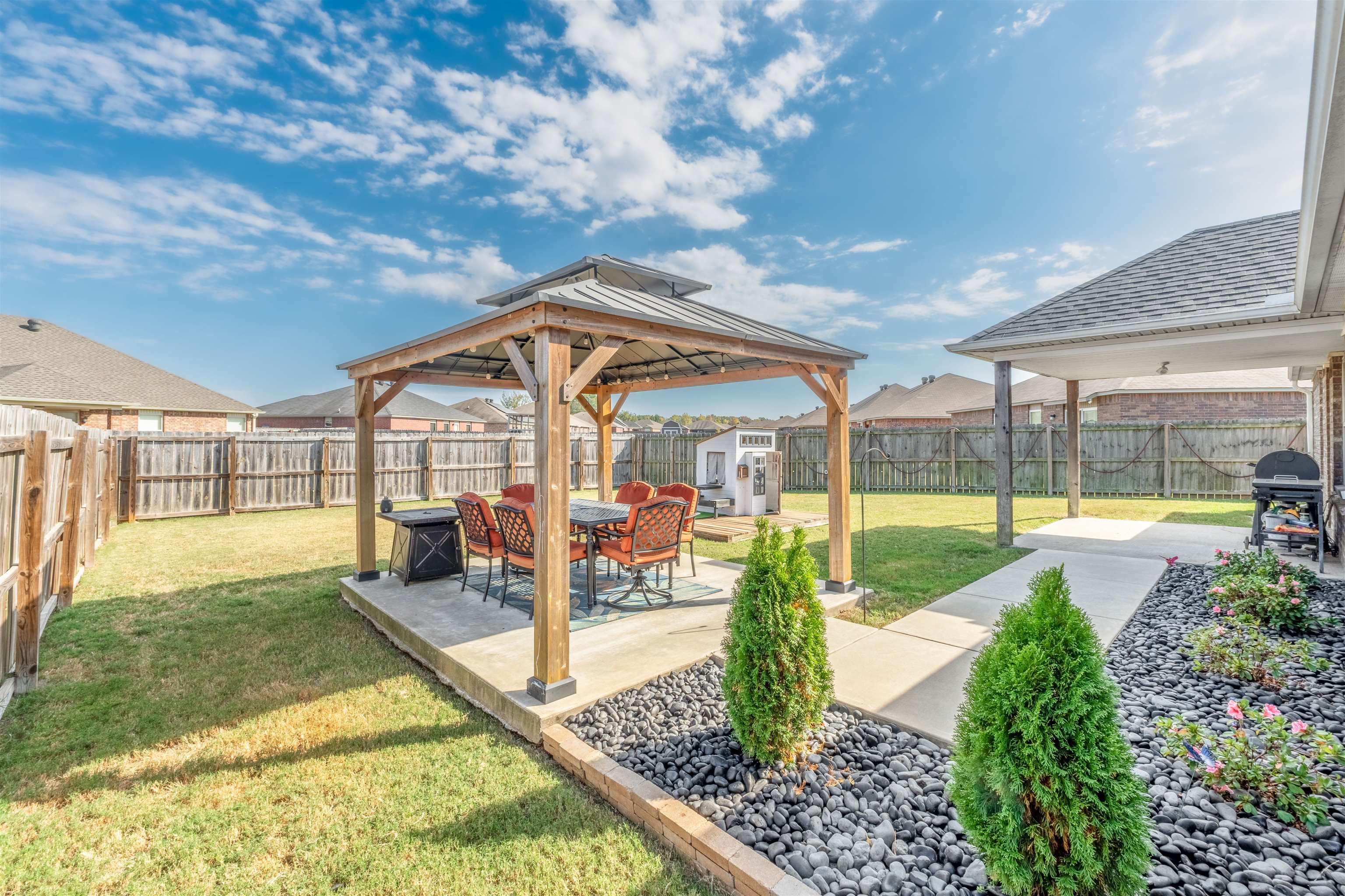 TRAMMEL ESTATES - Residential