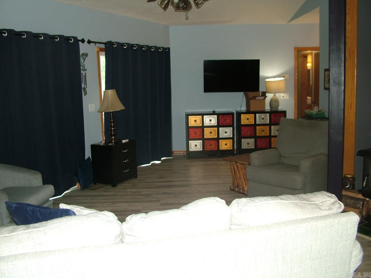 BELLE COVE WOODS - Residential