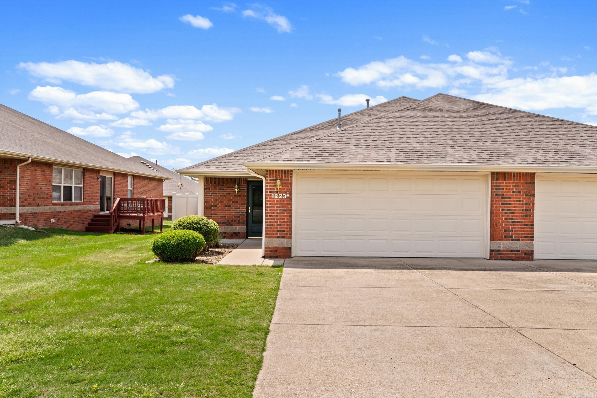 Conveniently located in the heart of Mountain Home, Arkansas, in the desirable Willowbrook subdivision, this well-maintained 3 bedroom, 2 bath brick condo/townhome offers comfort, convenience, and low-maintenance living. With 1,496 square feet and a 2-car garage, this home features an inviting open floor plan with a spacious living area, abundant natural light, and an easy flow for everyday living or entertaining. The kitchen is designed for function and style with ample counter space, pantry storage, and bar seating for casual dining. The primary suite offers a private retreat with a large walk-in closet and a step-in shower. Two additional bedrooms provide flexibility for guests, office space, or hobbies. Enjoy the benefits of exterior yard maintenance included in the monthly fee, giving you more time to enjoy life and less time on upkeep. Whether you’re downsizing, looking for a full-time residence, or seeking an easy-care lifestyle close to shopping, dining, medical facilities, and everyday amenities, this Willowbrook property is a must-see!