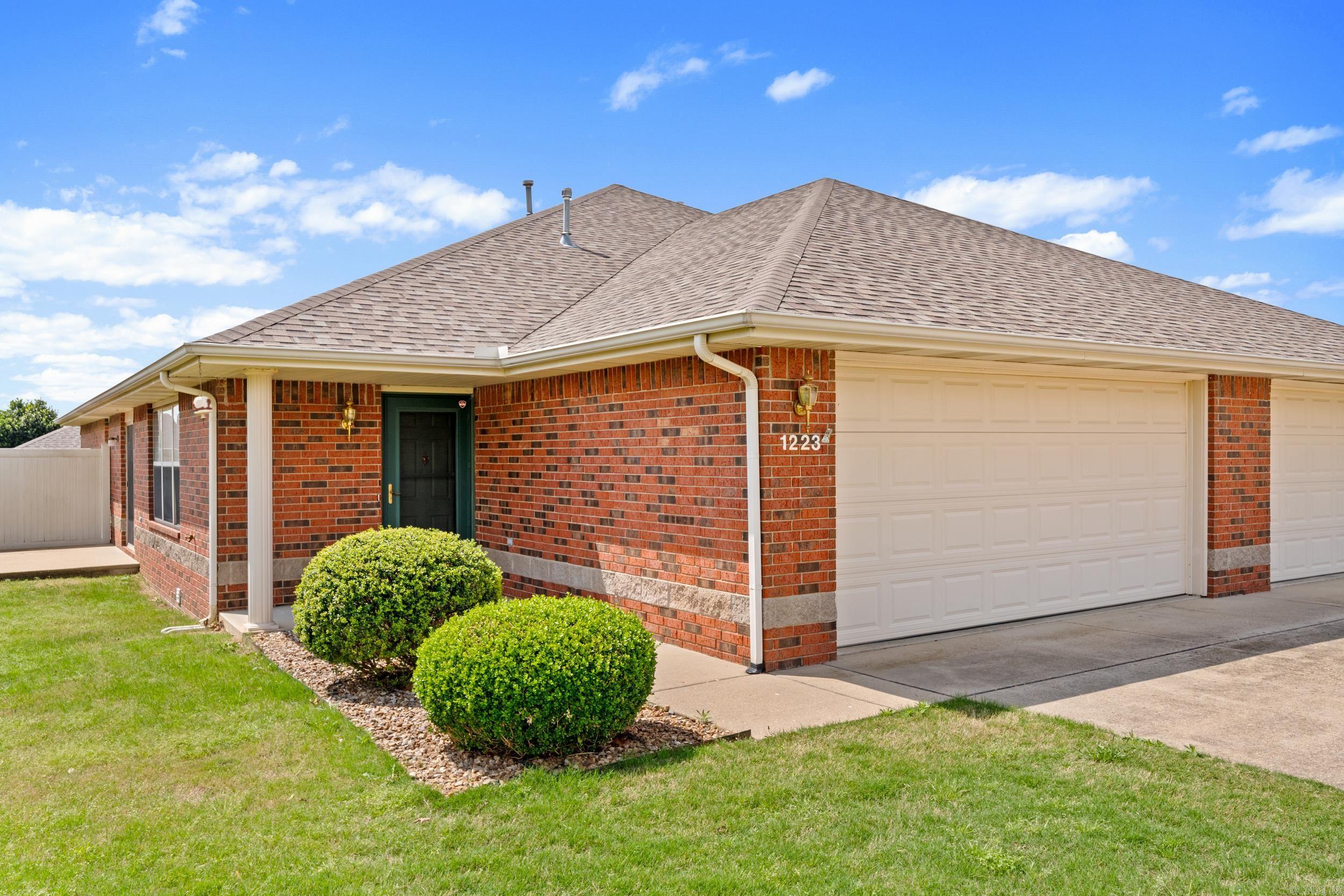WILLOWBROOK - Residential