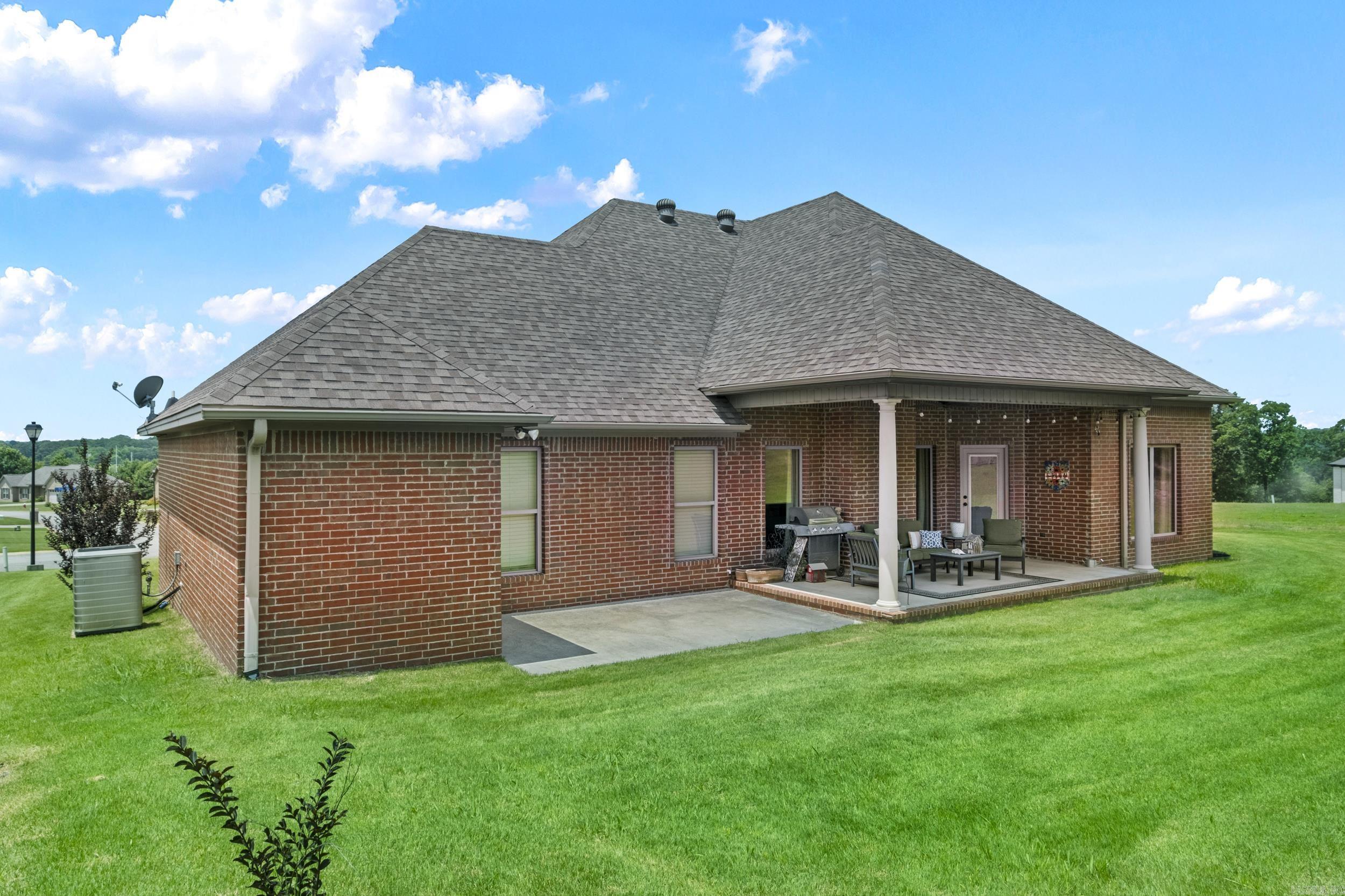 RIVER OAKS - Residential