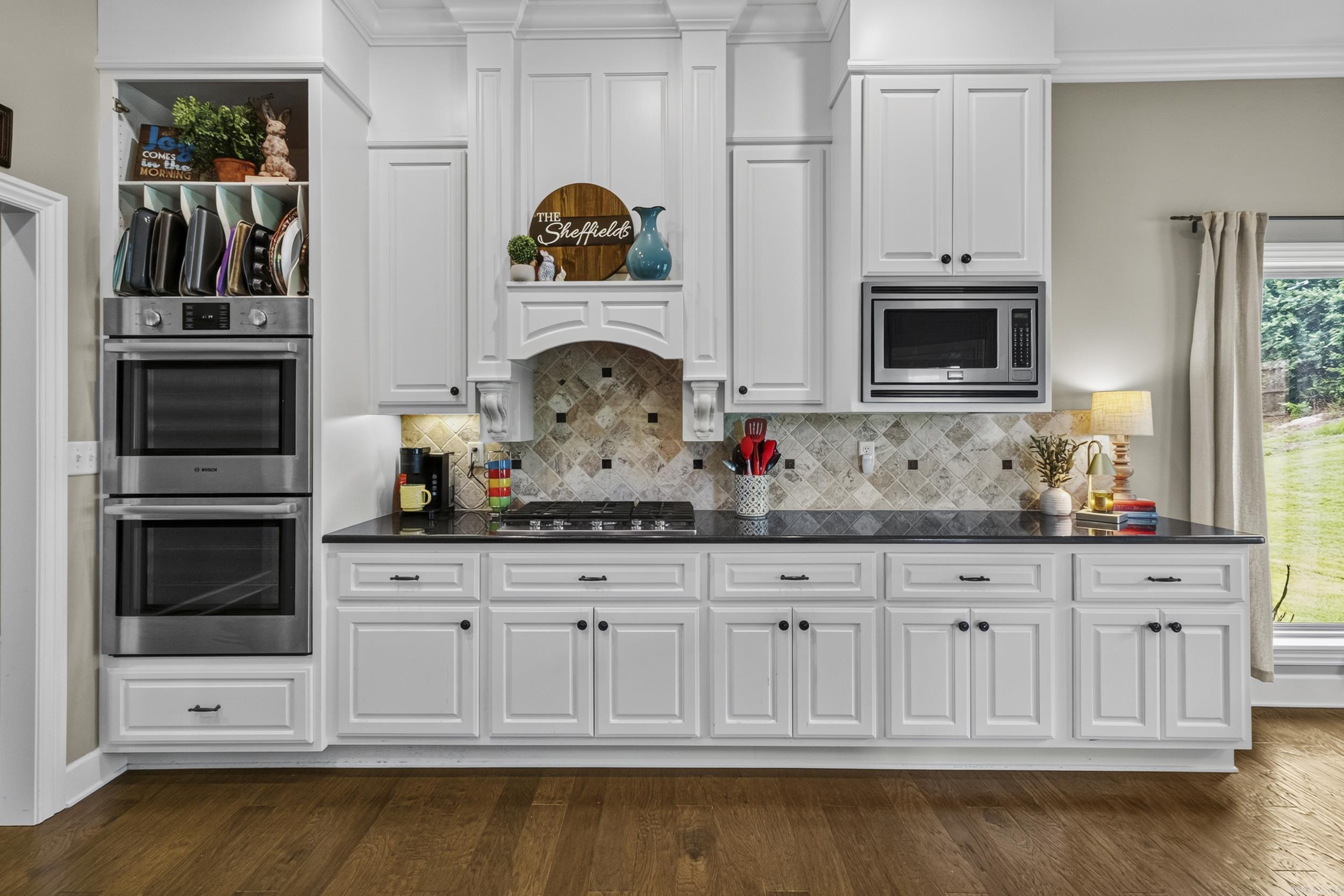 RIVER OAKS - Residential