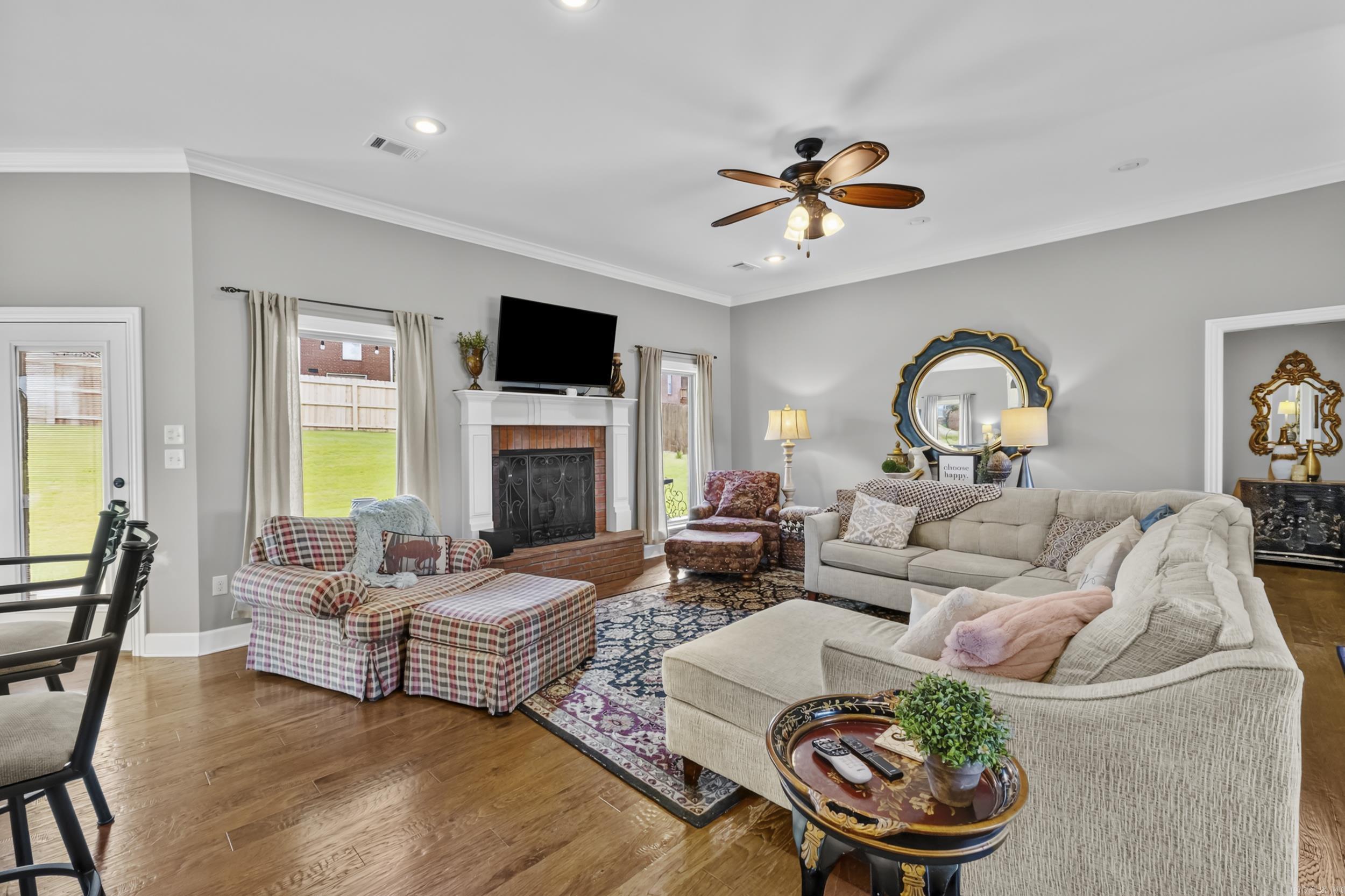 RIVER OAKS - Residential