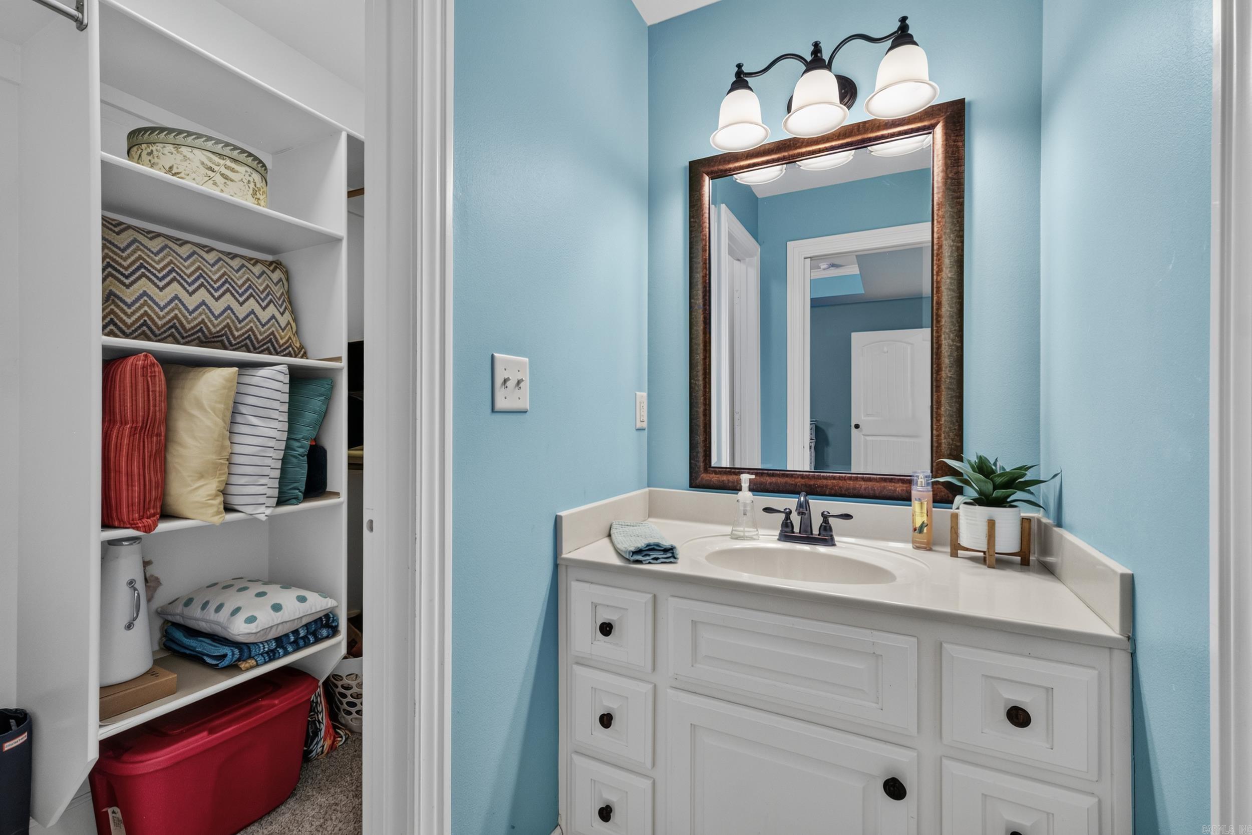 RIVER OAKS - Residential