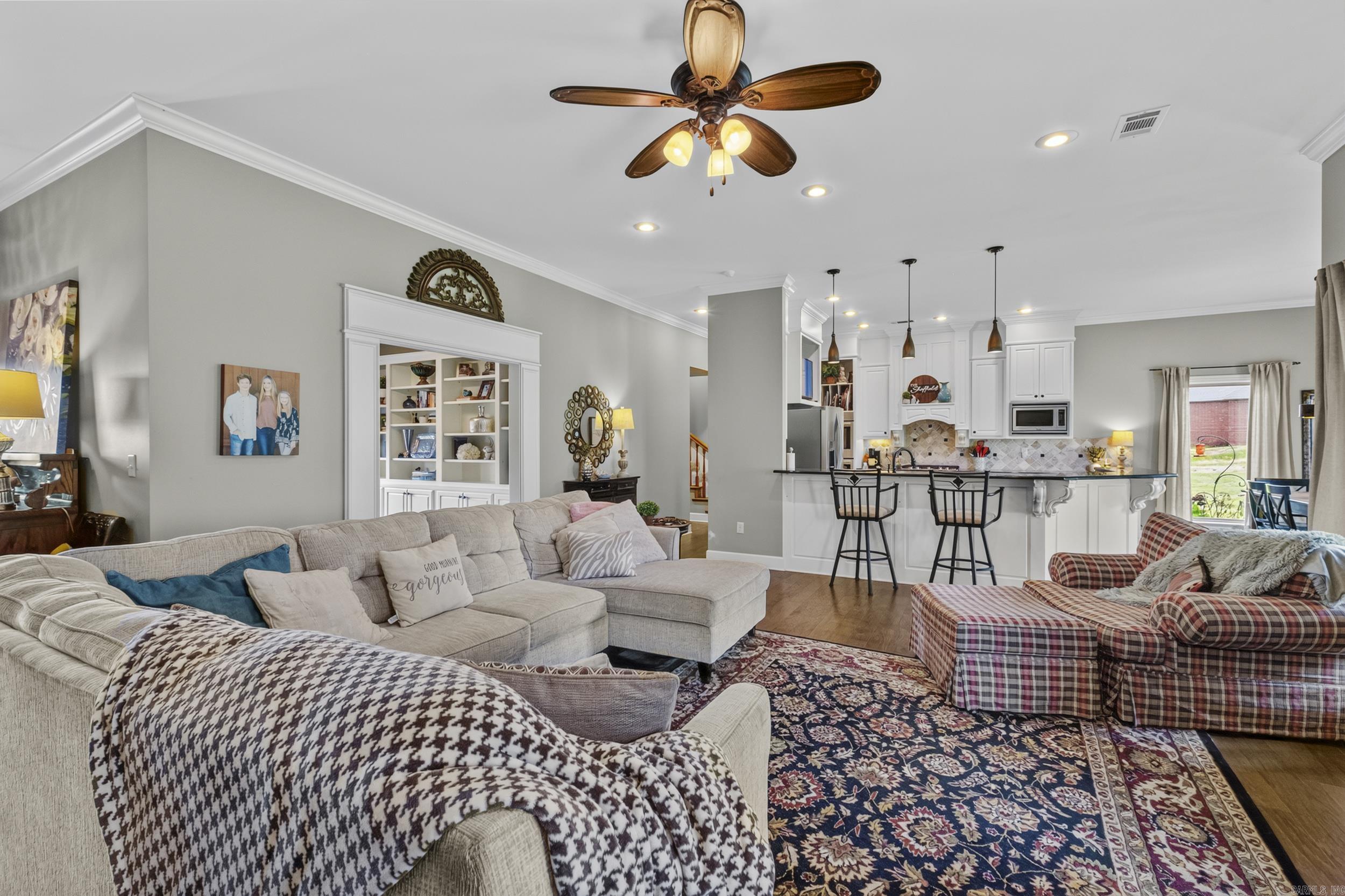 RIVER OAKS - Residential