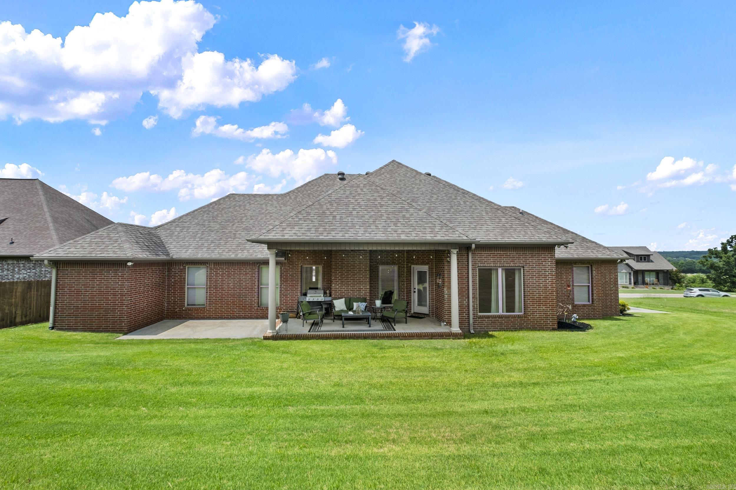RIVER OAKS - Residential