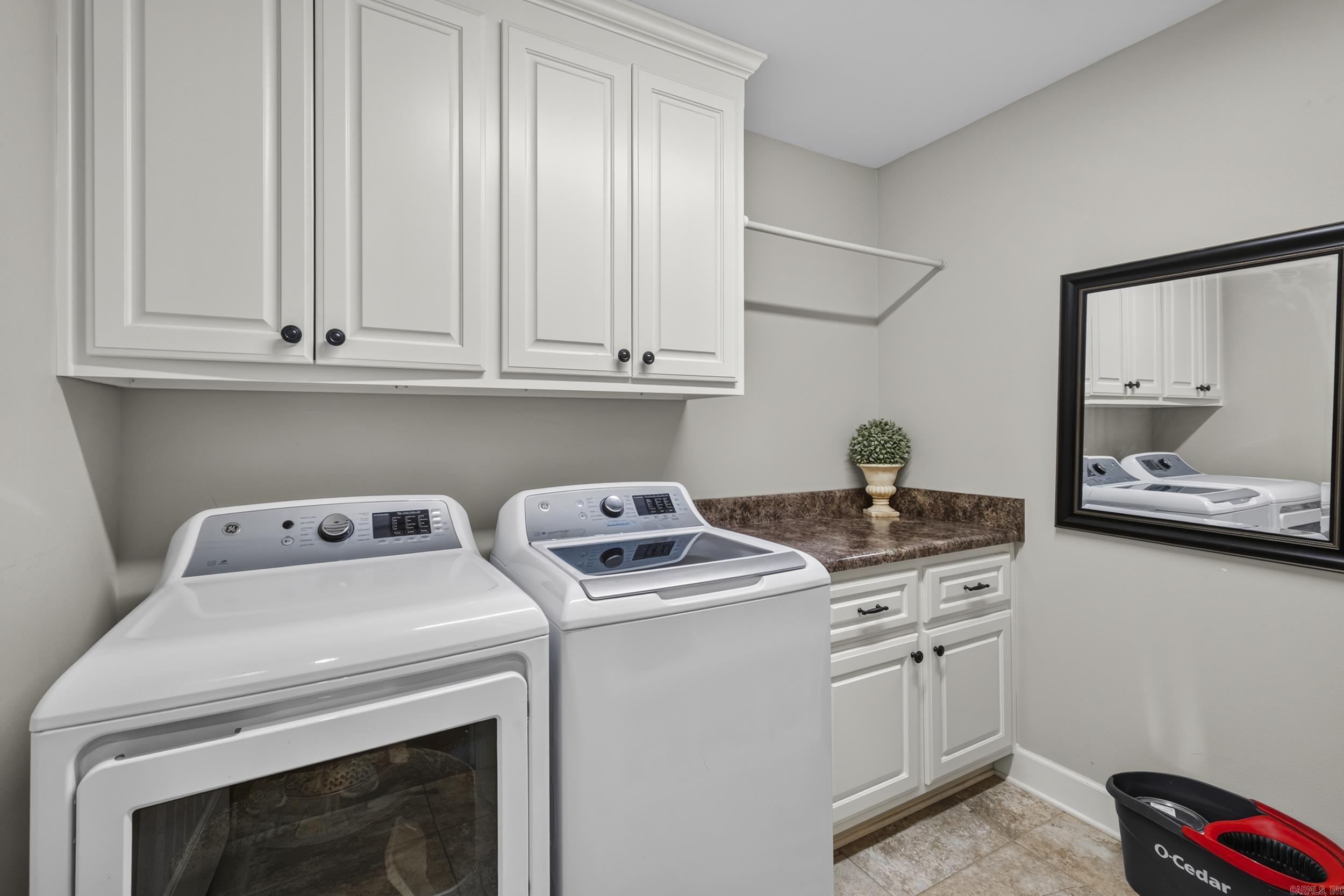 RIVER OAKS - Residential