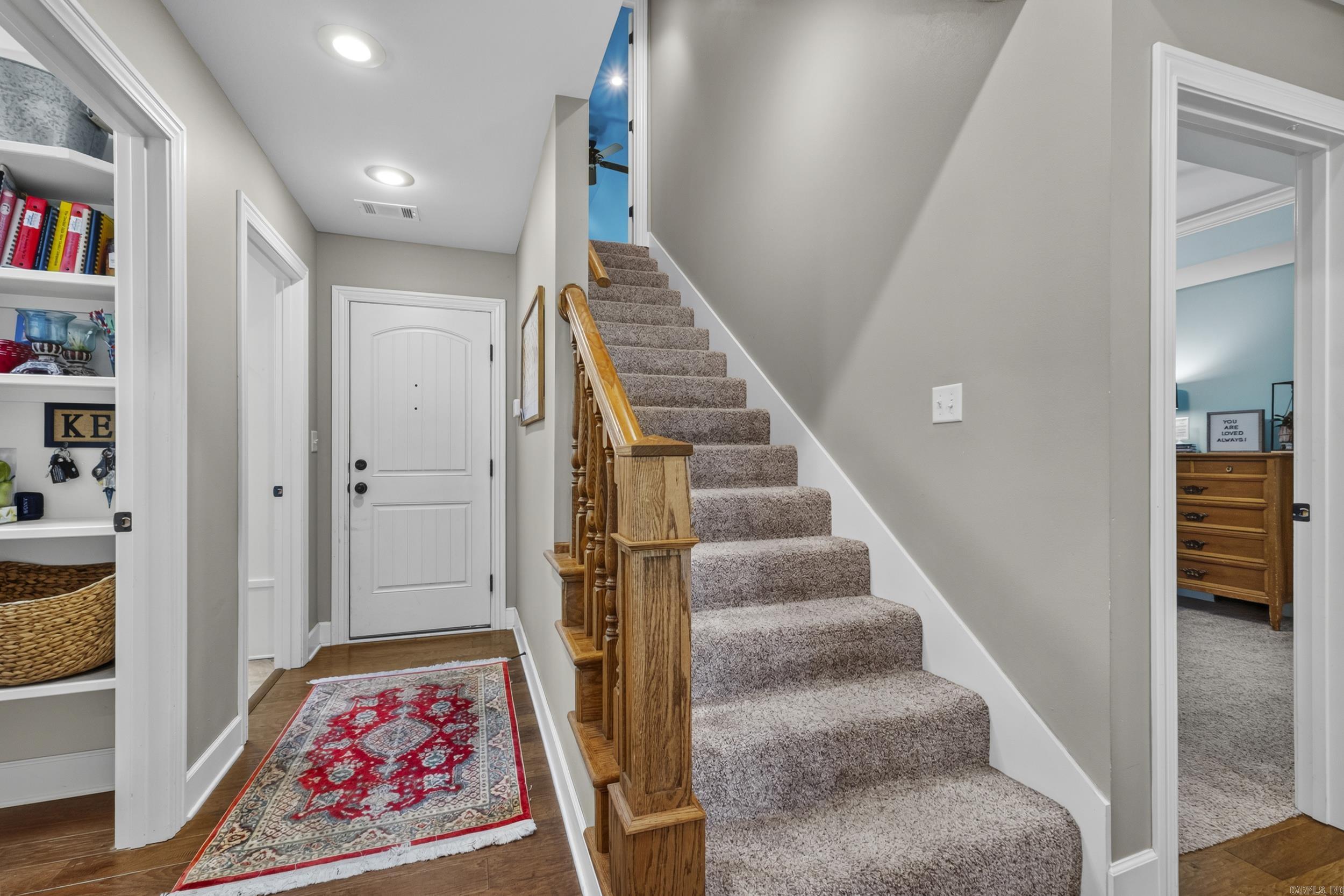 RIVER OAKS - Residential