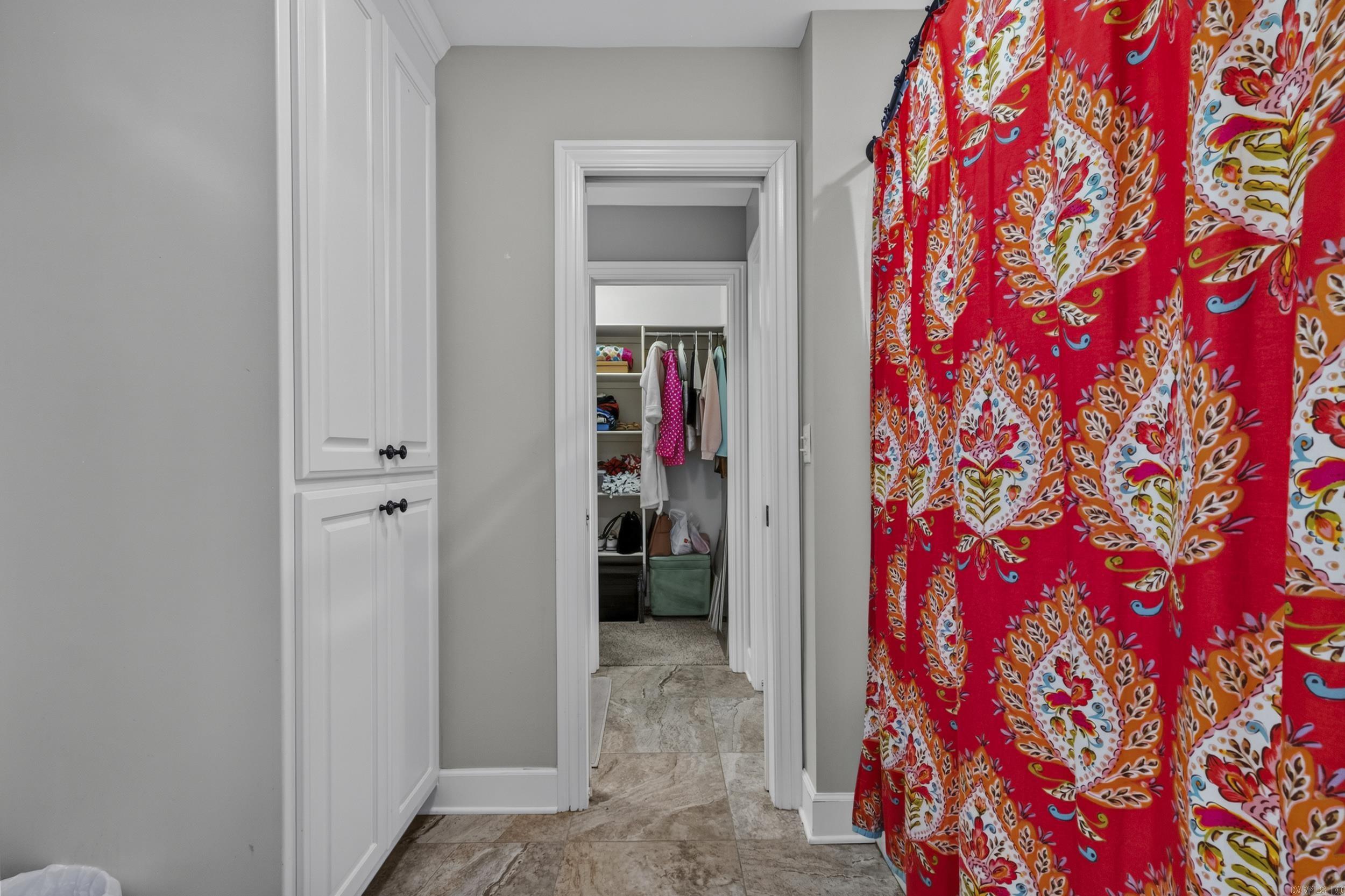 RIVER OAKS - Residential