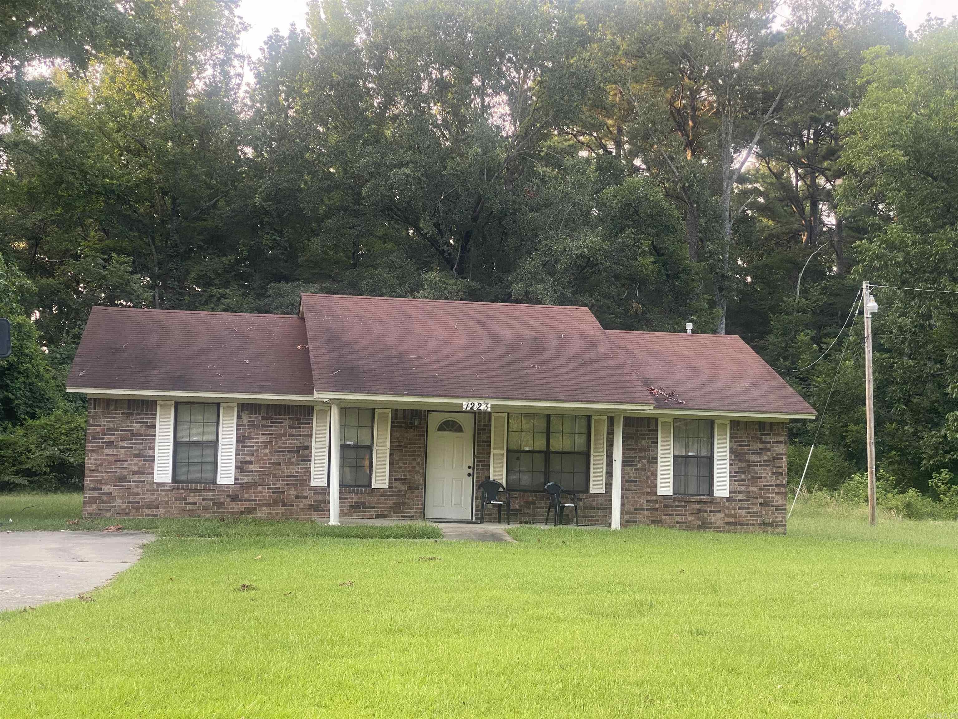 Nice All Brick exterior starter home comes with 2 BD, 1 BTH on 1.06 acres, YES 1.06 acres. of land. New AC, Fairly New Roof. Tenant occupied. Please allow 24-hour notice for showings. Sold AS Is