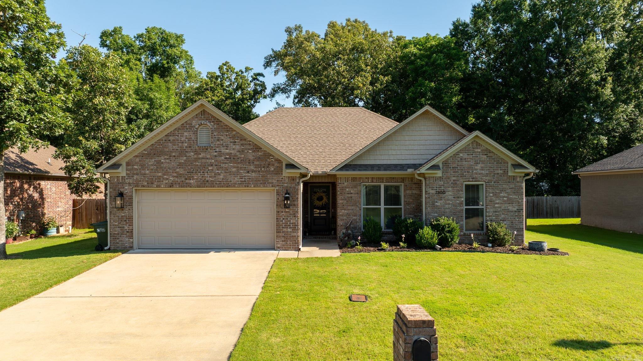 Welcome Home! This home has 3 bedrooms and 2 baths home built in 2018, perfectly blends modern design with a cozy atmosphere. The open-concept layout creates a seamless flow between the living, dining, and kitchen areas, making it ideal for both entertaining and everyday living. Nestled in a prime location just minutes from Conway Commons, you'll enjoy convenient access to shopping, dining, and entertainment options. With its contemporary charm and unbeatable location, this home is a true gem waiting for you to make it your own. Don’t miss the opportunity to experience comfortable living at its finest!