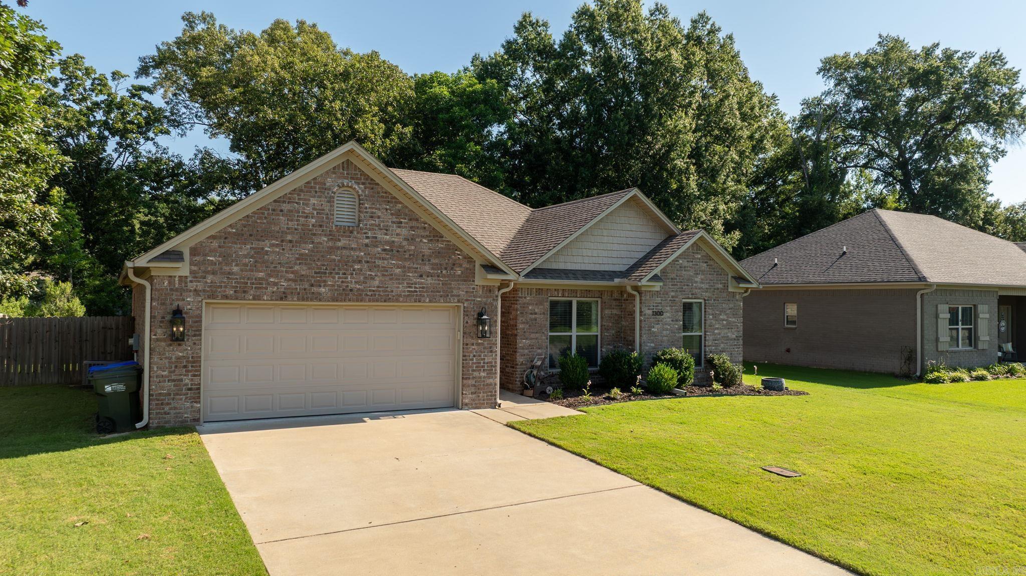 MAKENNA COVE - Residential
