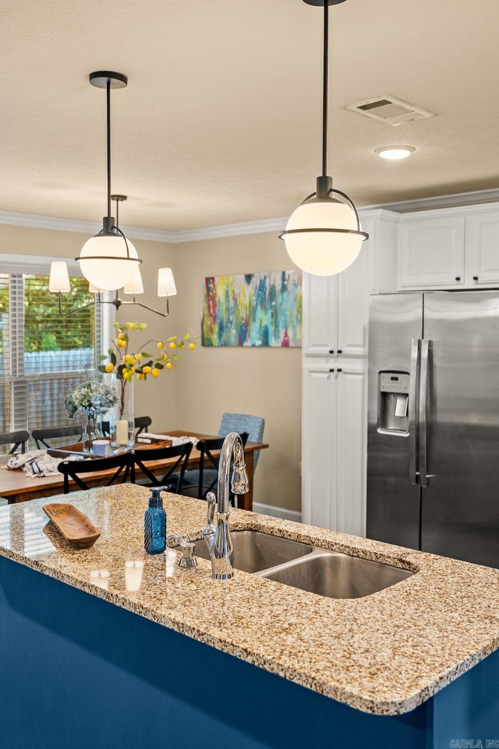 MAKENNA COVE - Residential
