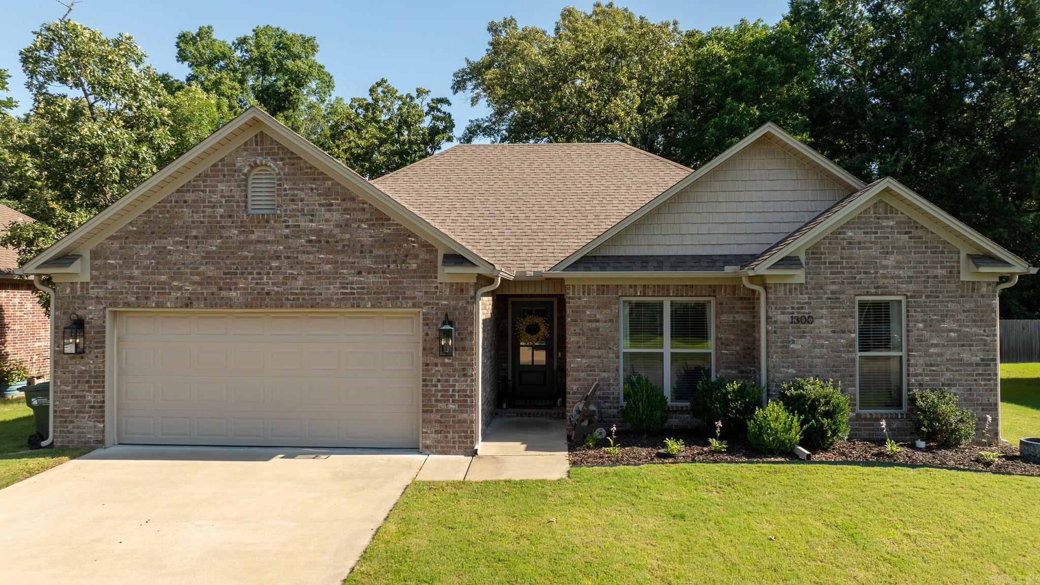 MAKENNA COVE - Residential