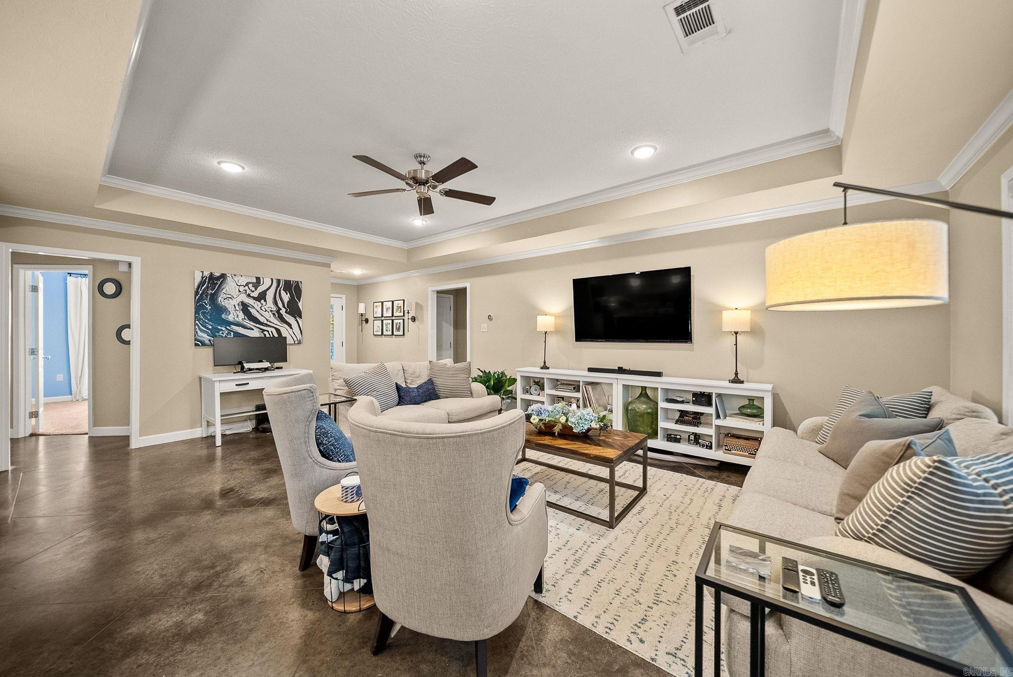 MAKENNA COVE - Residential