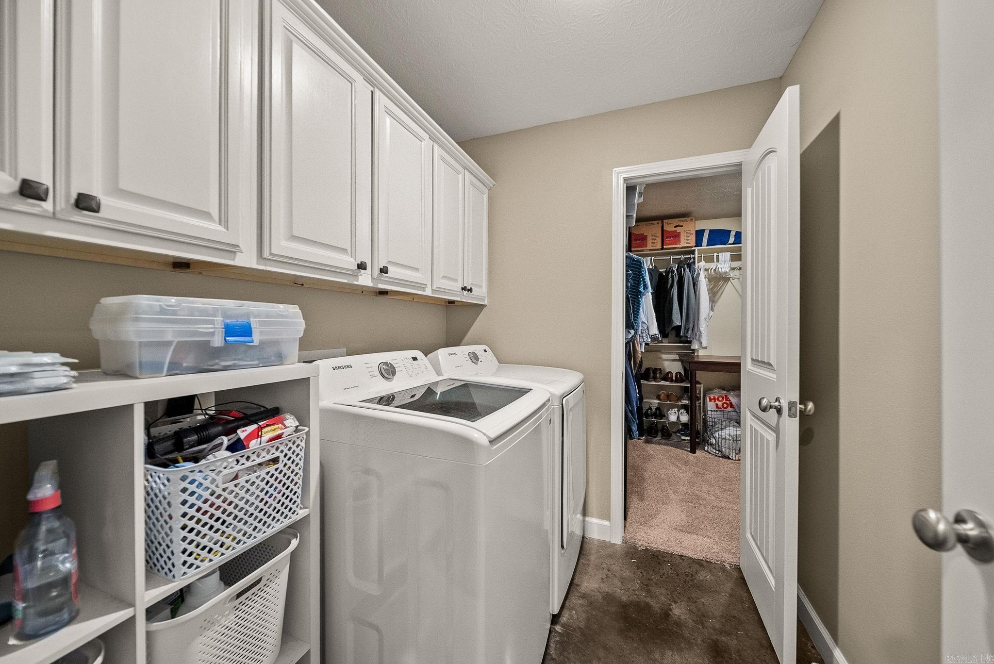 MAKENNA COVE - Residential